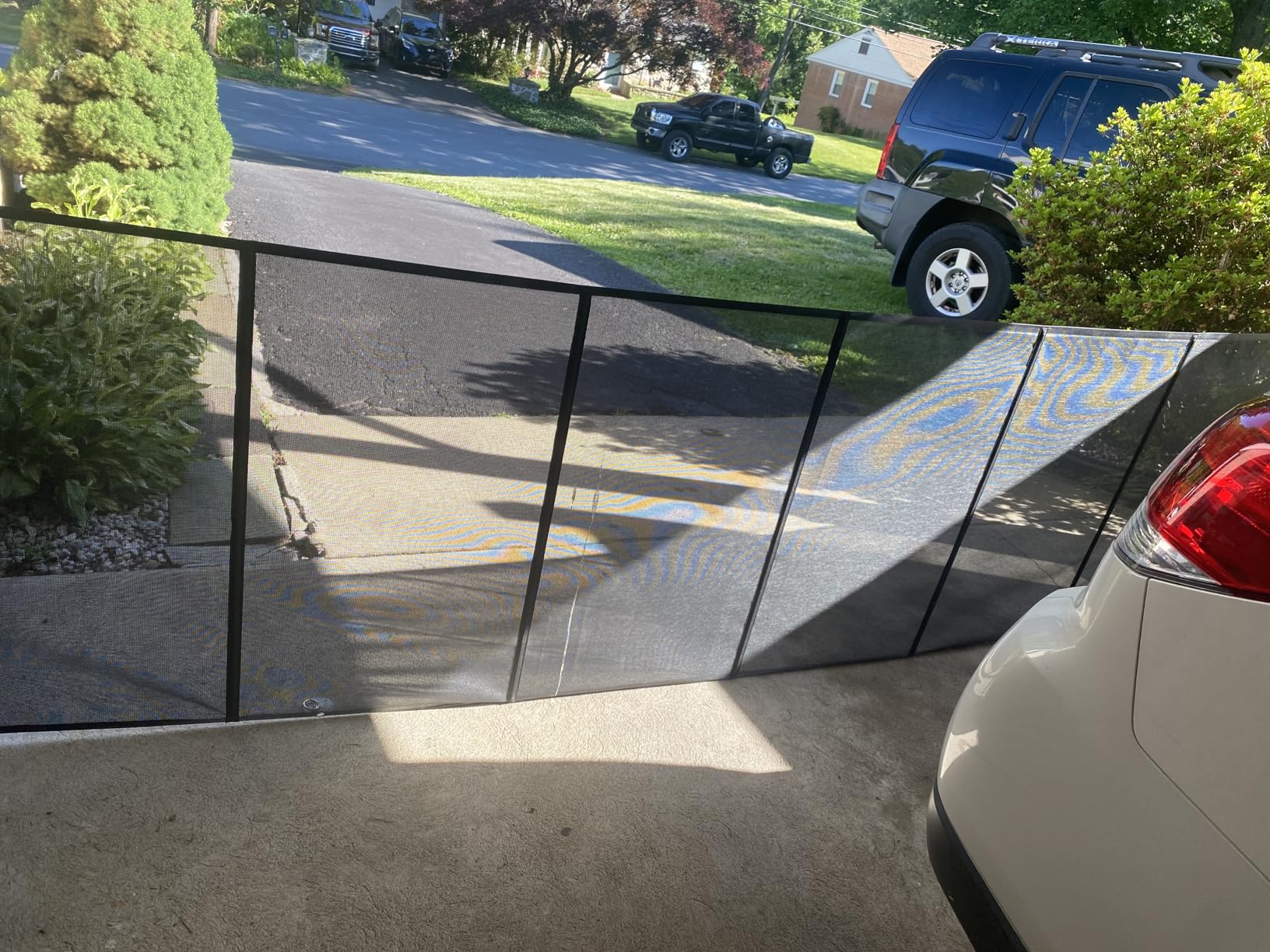 100 inches Retractable Baby Gate, 34 inches Tall Extra Wide Mesh Safety Gate for Open Floor Plans, Wide Doorways, Baby and Pet Barrier for Indoor Outdoor Use, Black customer photo 1