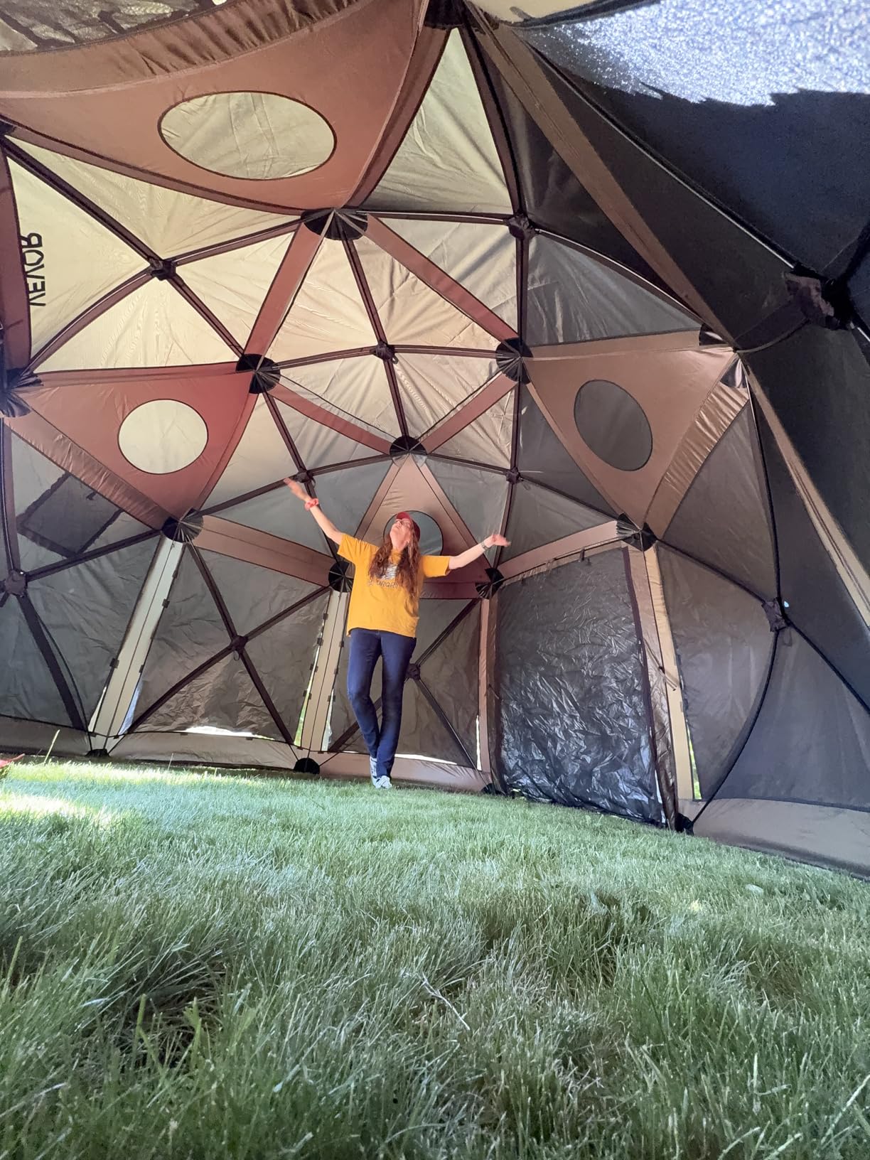VEVOR Pop Up Gazebo Screen Tent, Pop-Up Instant Gazebo Tents with Mosquito Netting Outdoor Canopy, 6 Sided Sun Shelter 10x10ft with 6 Removable Wind Cloths & 2 Mesh Windows customer photo 2