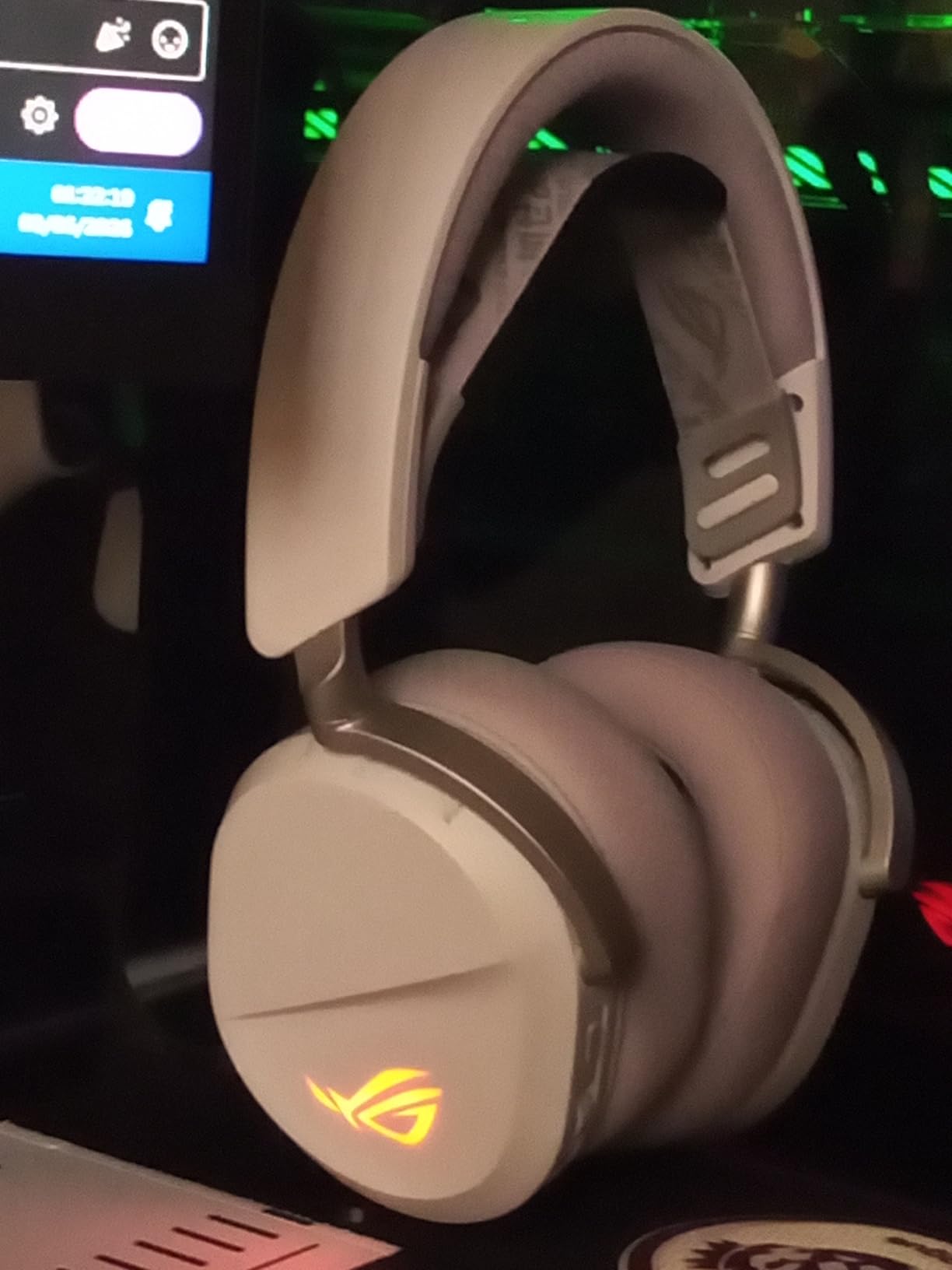 ASUS ROG Pelta Wireless Gaming Headset with Detachable Mic - Tri-Mode (BT, 2.4GHz, USB-C) 50mm Titanium-Plated Drivers, 70Hr Battery, Ergonomic, Lightweight, for PC, PS5, PS4, Switch, Mobile - Black customer photo 2