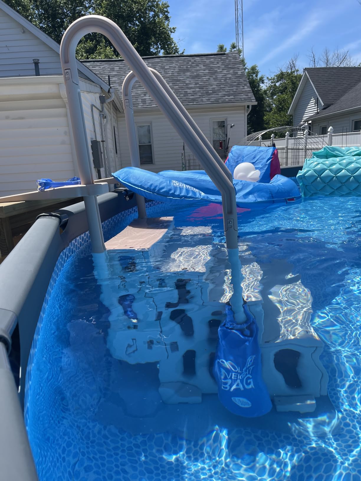 VEVOR Swimming Pool Ladder, 4-Step Double Handrails Stairs with Non-Slip Heavy Duty Steps, 400 lbs Capacity, for 48-54 in Above-Ground Pools customer photo 1