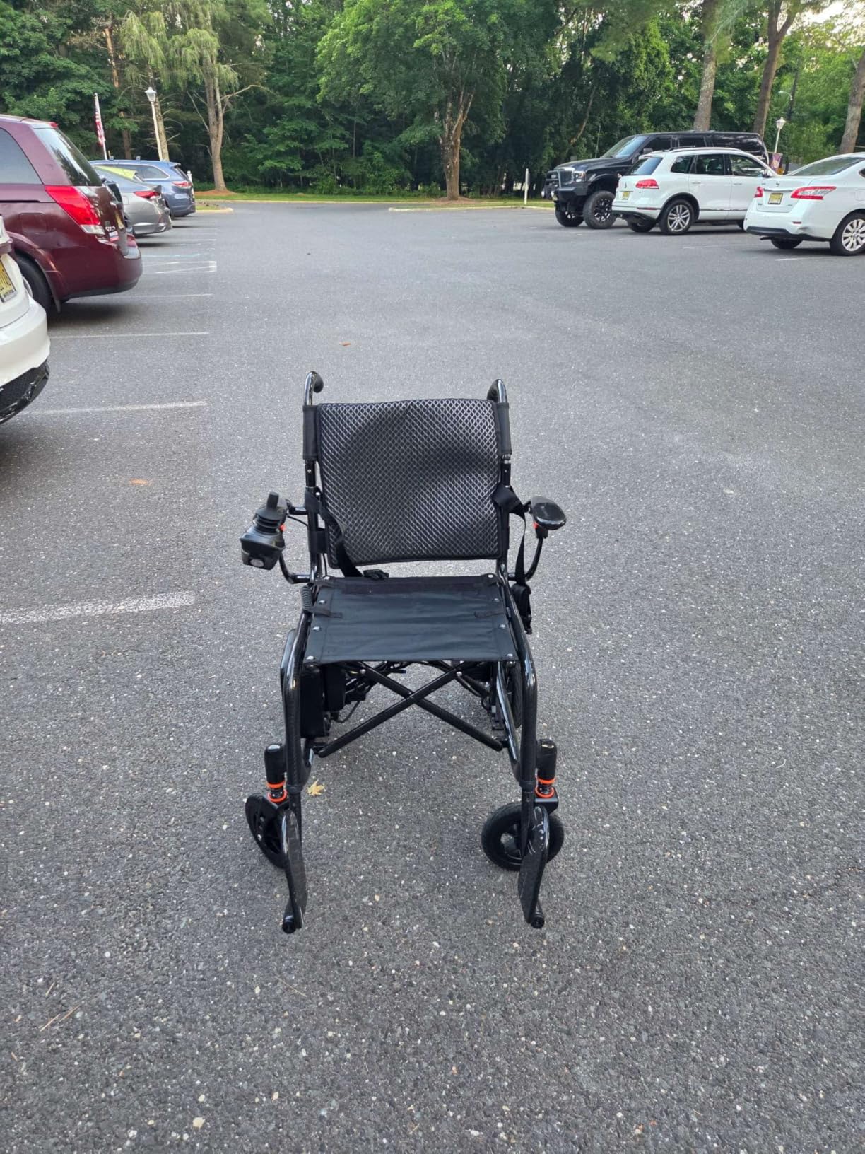 28lbs Ultralight 28 Miles Long Range 100% Carbon Fiber Travel Electric Wheelchairs for Adults, FreeWink Foldable Portable Electric Wheelchairs with 2 Lithium Batteries for All Terrain Airline Approved customer photo 1