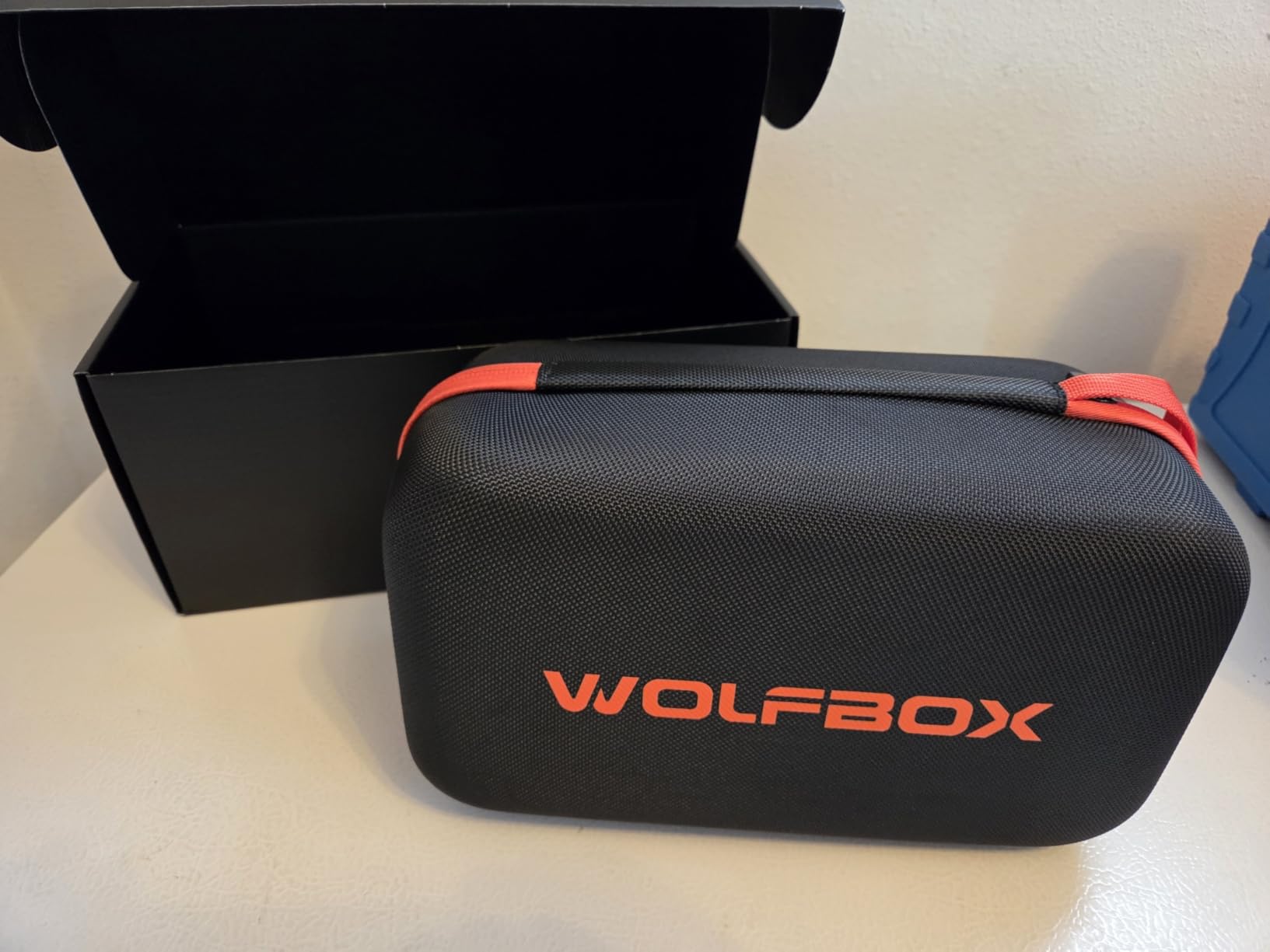 WOLFBOX 4000A Jump Starter with 160PSI Air Compressor, 12V Car Battery Booster, 88.8Wh Portable Jump Box (10.0 Gas/10.0L Diesel) with 65W Fast Charging, Tire Inflator, Jumper Cables, and LED Light customer photo 2