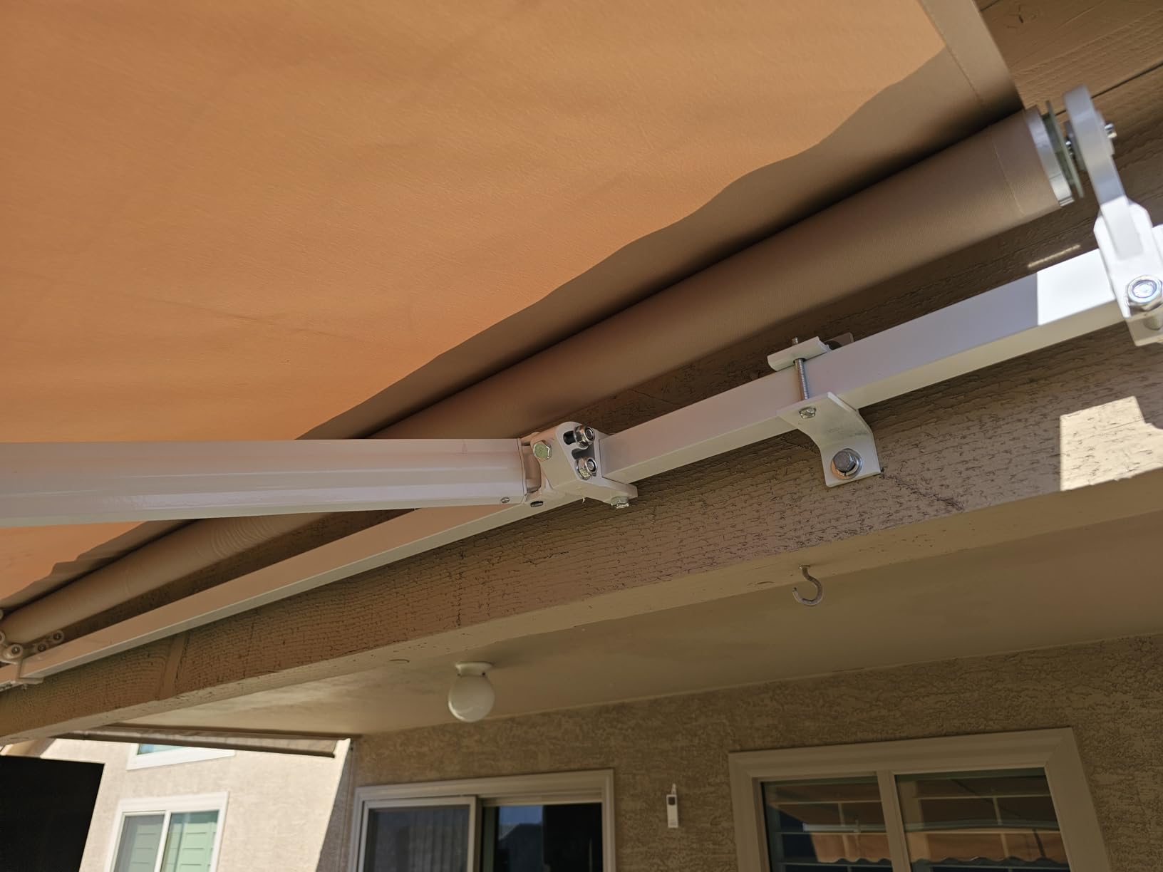 VEVOR Manual Retractable Awning, 12 x 10 ft Outdoor Patio Awning Retractable Sun Shade, Patio Door Window Water-Resistant Polyester Awning Sunshade Shelter with Crank Handle for Balcony, Backyard customer photo 1