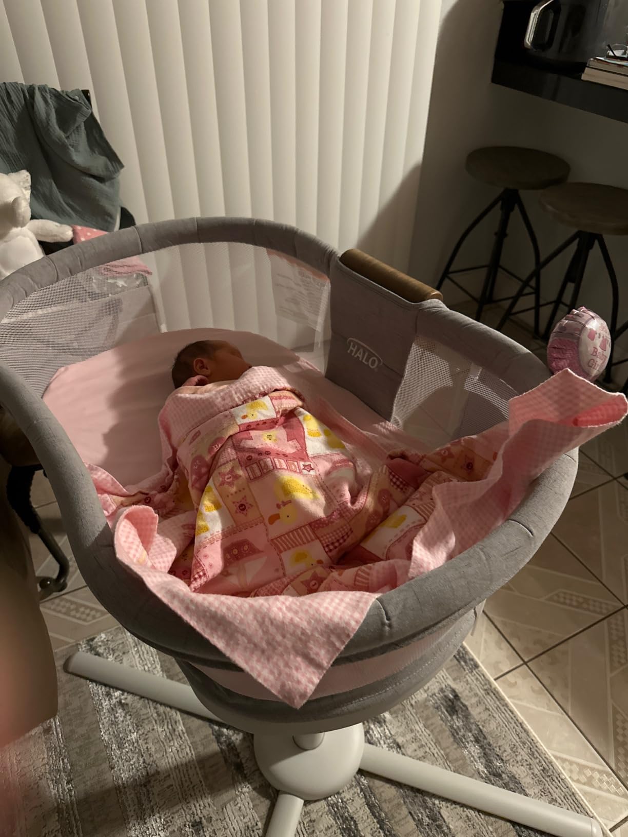 HALO BassiNest Connected Swivel Sleeper 3.0 - Smart Bassinet with AutoSoothe, 360 Degree Swivel, Cry Detection, Rocking, Vibration and Soothing Sounds, Easy Lowering Wall for Postpartum Recovery customer photo 1