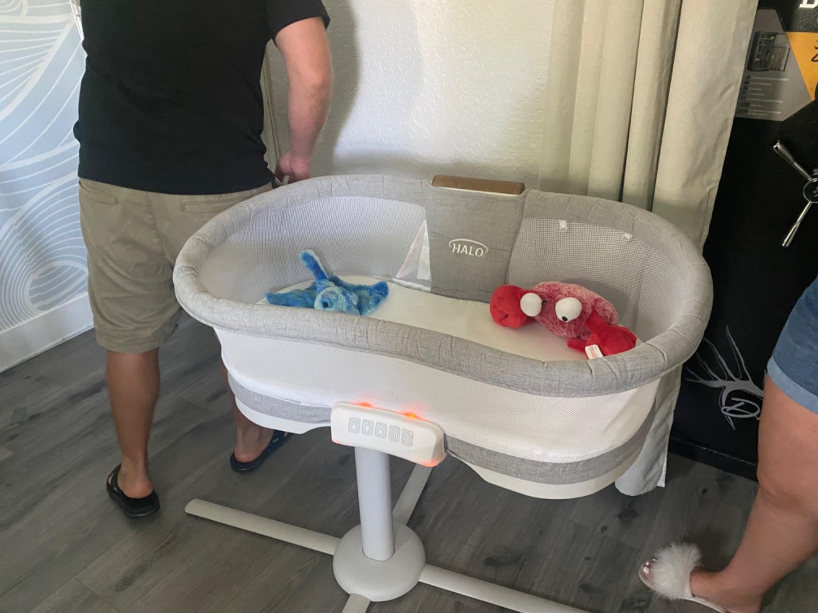 HALO BassiNest Connected Swivel Sleeper 3.0 - Smart Bassinet with AutoSoothe, 360 Degree Swivel, Cry Detection, Rocking, Vibration and Soothing Sounds, Easy Lowering Wall for Postpartum Recovery customer photo 2