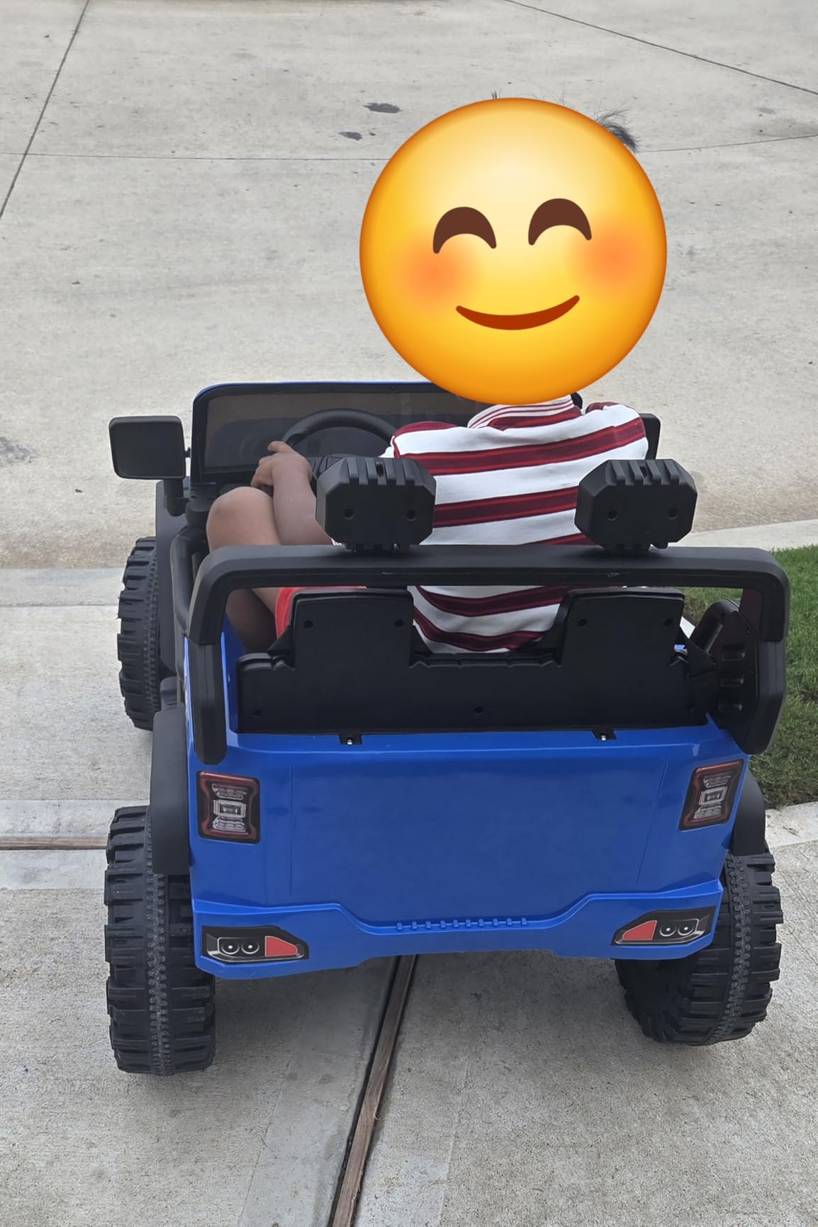 Outfunny 2 Seater Ride on Car Toy, 24V 4WD Electric Car for Kids 4-8 with Remote Control, 4x200W Motors, Capacity 150 lb - Blue customer photo 1
