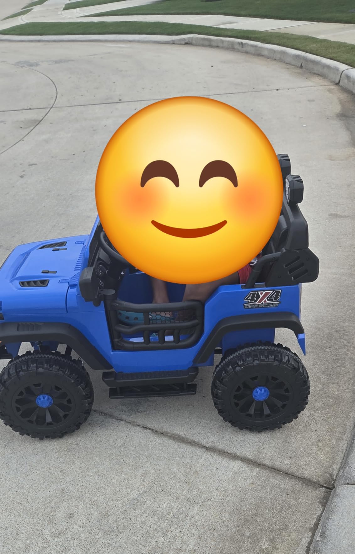Outfunny 2 Seater Ride on Car Toy, 24V 4WD Electric Car for Kids 4-8 with Remote Control, 4x200W Motors, Capacity 150 lb - Blue customer photo 2