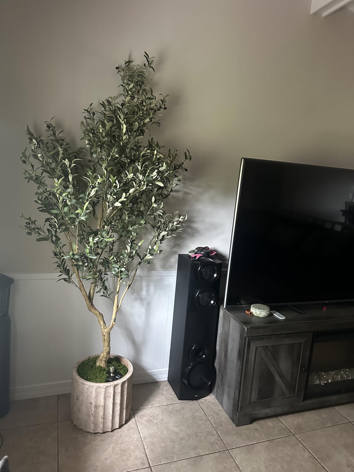 Realead 6ft Artificial Olive Tree with Tall Exquisite Planter - Realistic Faux Olive Tree with Thick Trunk and Lifelike Fruits - Large Fake Olive Tree for Home Office Decor customer photo 1