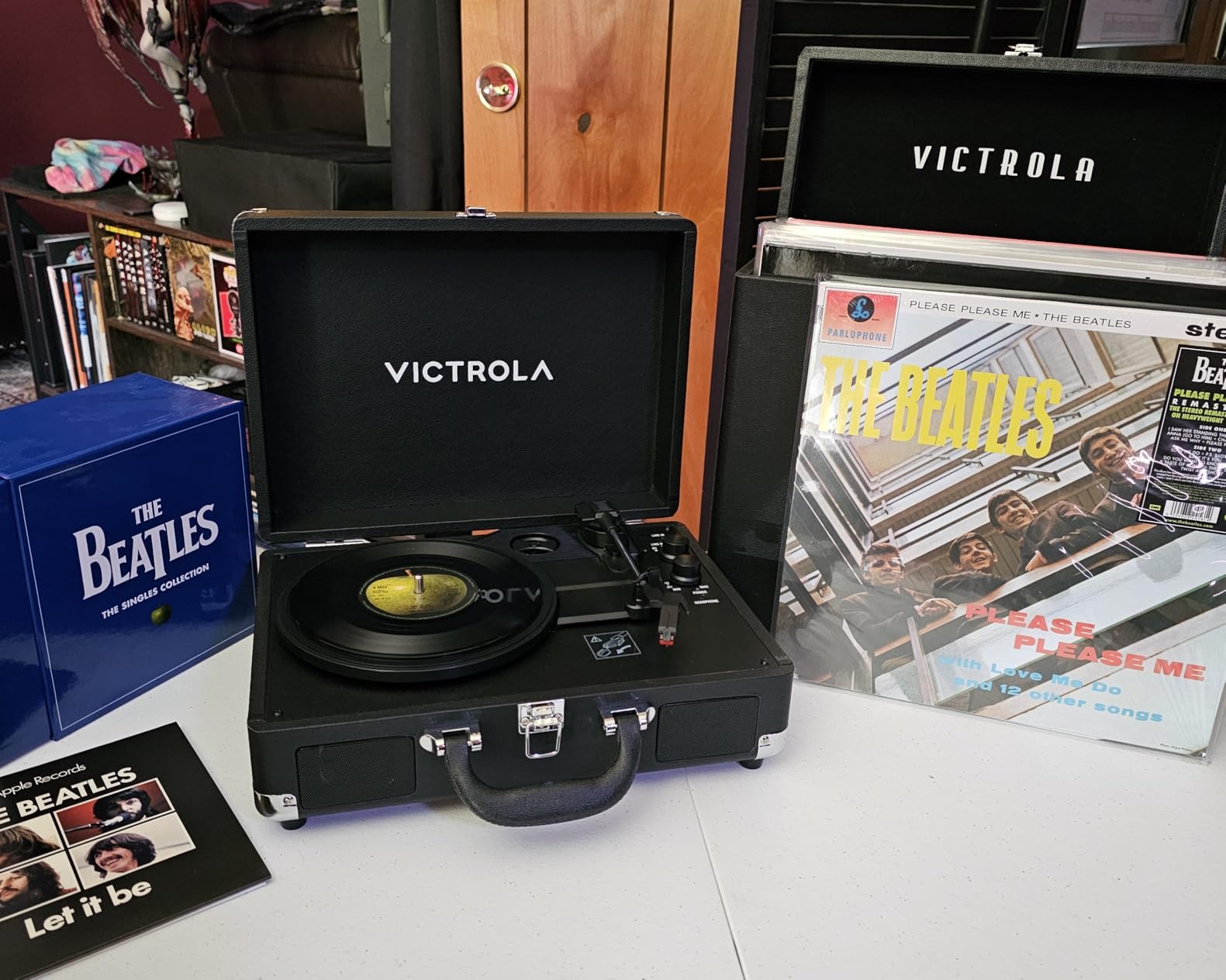 Victrola Journey II (2025 Model) - Bluetooth Suitcase Record Player - Built-in Stereo Speakers with Enhanced Bass, 3-Speed Turntable, Bluetooth Input and Output, RCA & Headphone Outputs (Black) customer photo 2