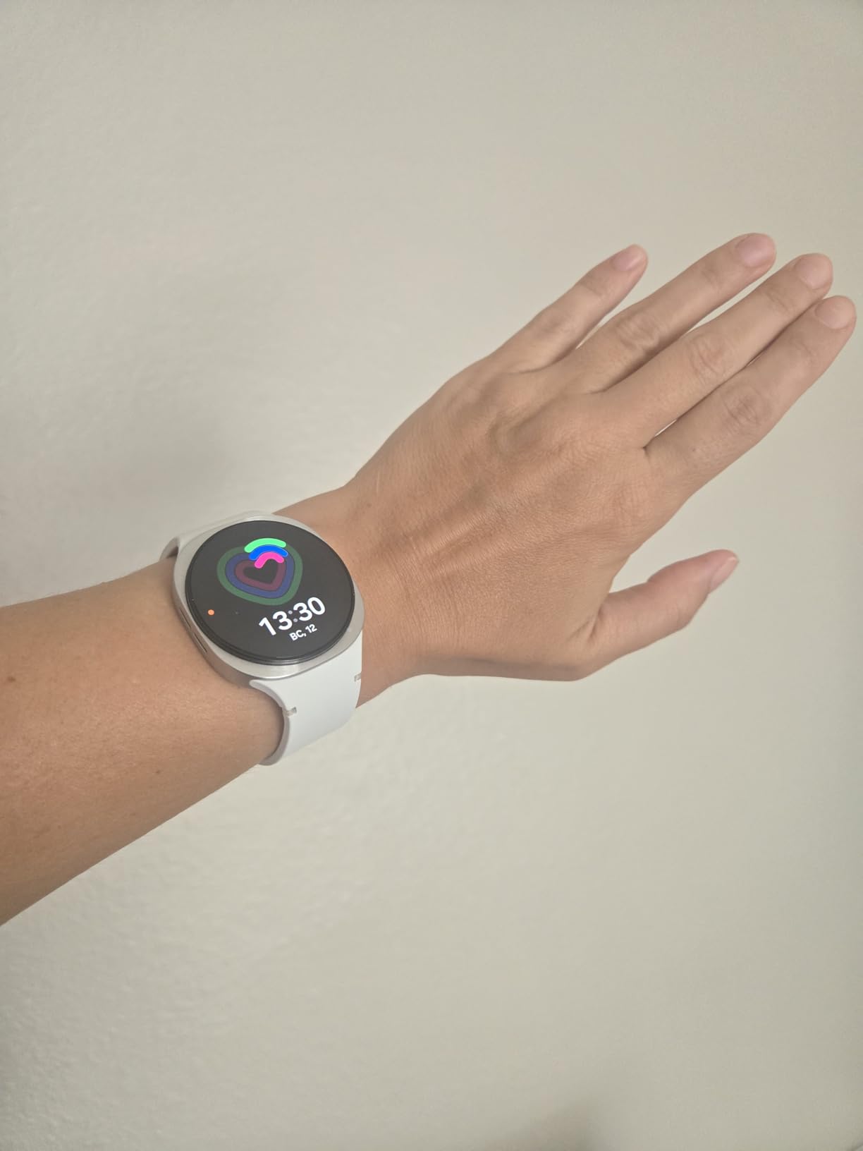 Samsung Galaxy Watch 8 (2025) 40mm Bluetooth Smartwatch, Cushion Design, Fitness Tracker, Sleep Coaching, Running Coach, Energy Score, Heart Rate Tracking, Graphite [US Version] customer photo 2