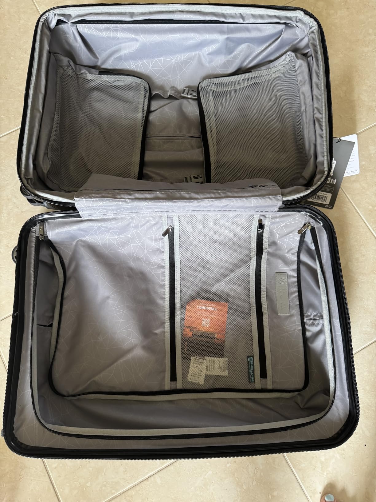 Traveler's Choice Pagosa Hardshell Expandable Luggage with Spinner Wheels, Black, 30-Inch Large customer photo 2
