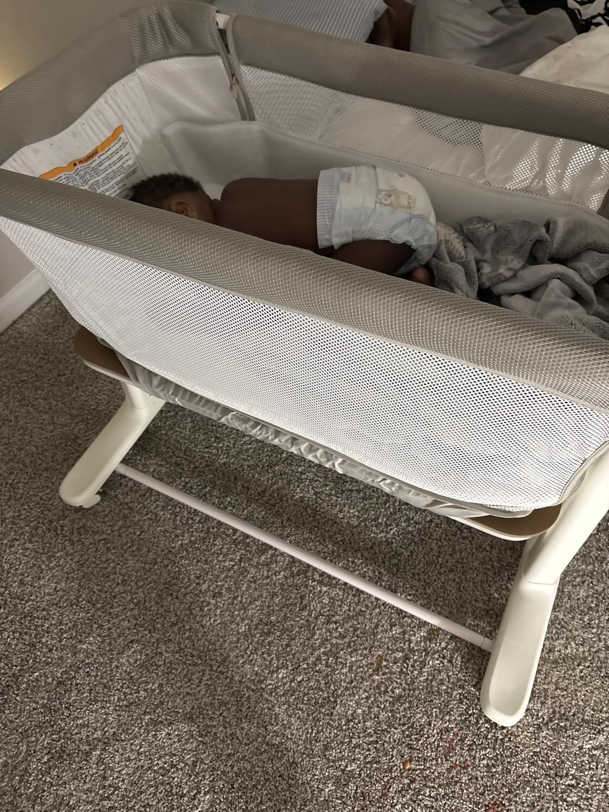 VaVaSoo Electric Bassinet for Baby, Auto Rocking Bedside Bassinet, Electric Bedside Sleeper for Babies Newborn with Wheels, Automatic Rocking Crib 5 Heights Adjustable, Light Grey customer photo 1