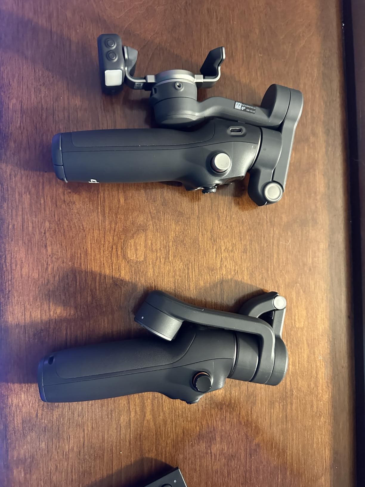 DJI Osmo Mobile 8 Advanced Tracking Combo Gimbal Stabilizer for Phone, AI Native Tracking with Audio & Lighting, 360 Degree Pan Rotation, Built-in Extension Rod & Tripod, 10h Battery customer photo 1