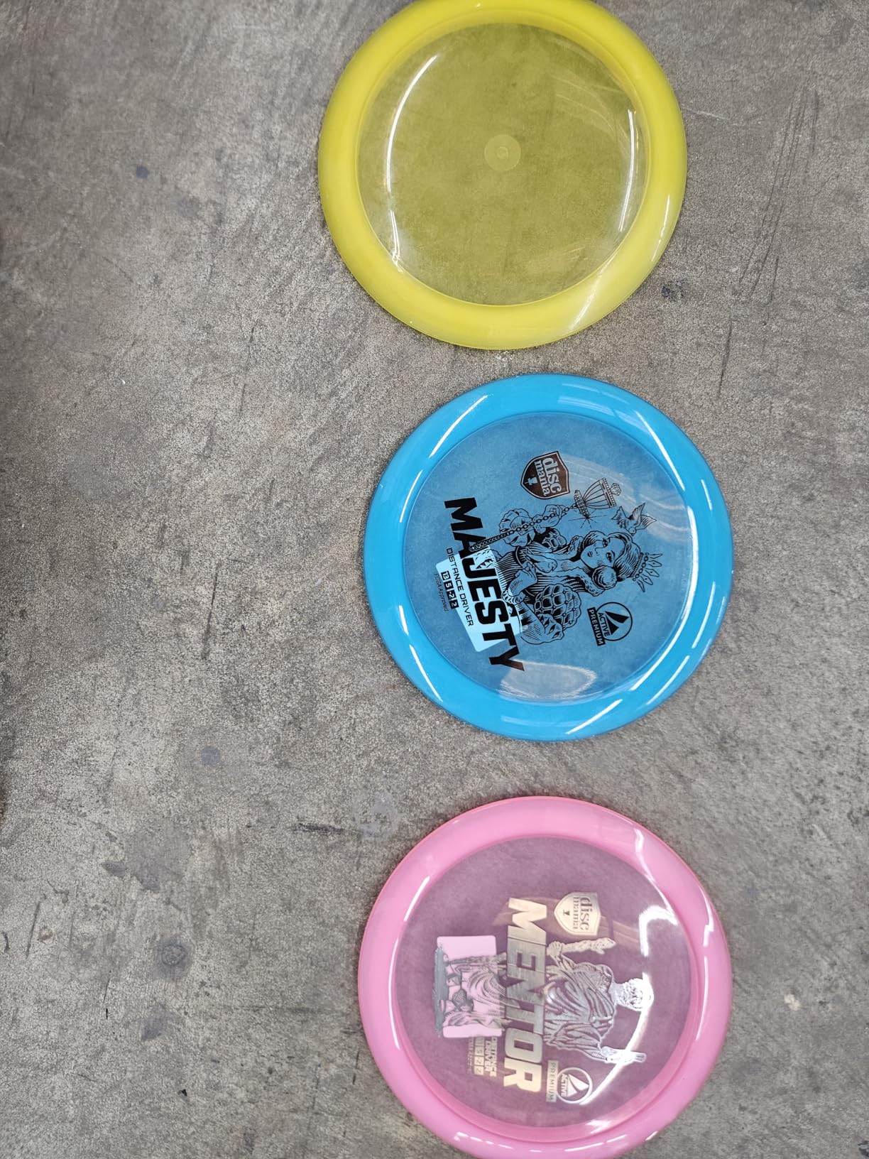 Discmania Disc Golf Starter Kit (4 Pack) | Active Premium Beginner Disc Golf Set | Sensei, Maestro, Rockstar & Mentor | Premium Plastic, Easy to Throw | Ideal Gift for New Players (Colors May Vary) customer photo 2