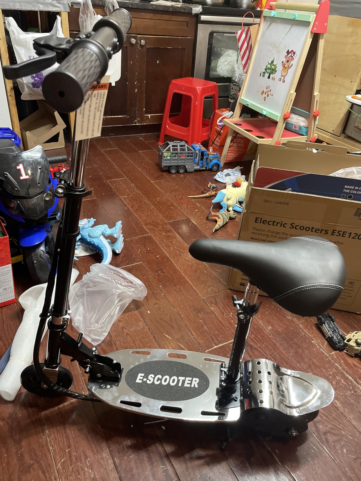 Electric Scooter with Seat, Adjustable Height for Kids Ages 8-12, up to 10mph & 155lbs Max Load, Removable Seat 2 Riding Styles Black customer photo 1