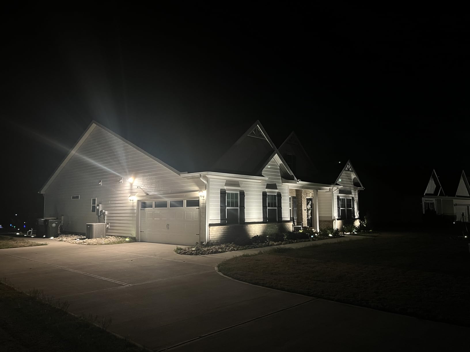 SUNVIE All-in-One Low Voltage Landscape Lighting Kit, 6W Landscape Lights Wired Aluminum 3000K with Transformer 100FT Wire, 12-24V Waterproof Outdoor Spotlight for Garden Yard House Tree, 8 Pack customer photo 1