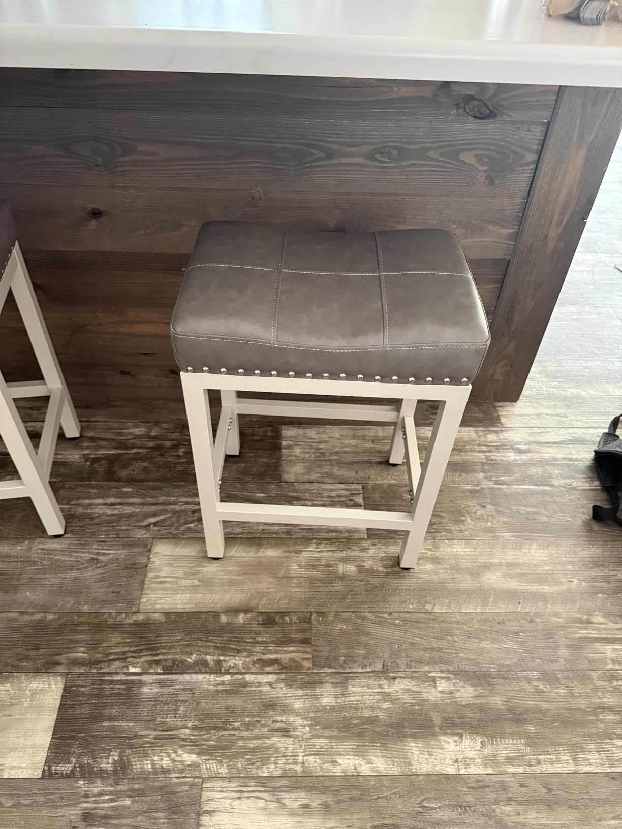 Sweetcrispy 24 inch Bar Stools Set of 2, Upholstered Modern Counter Height Bar Stools for Kitchen Island Modern PU Leather Sadless Stools Chair with Metal Base and Footrest, Grey customer photo 1