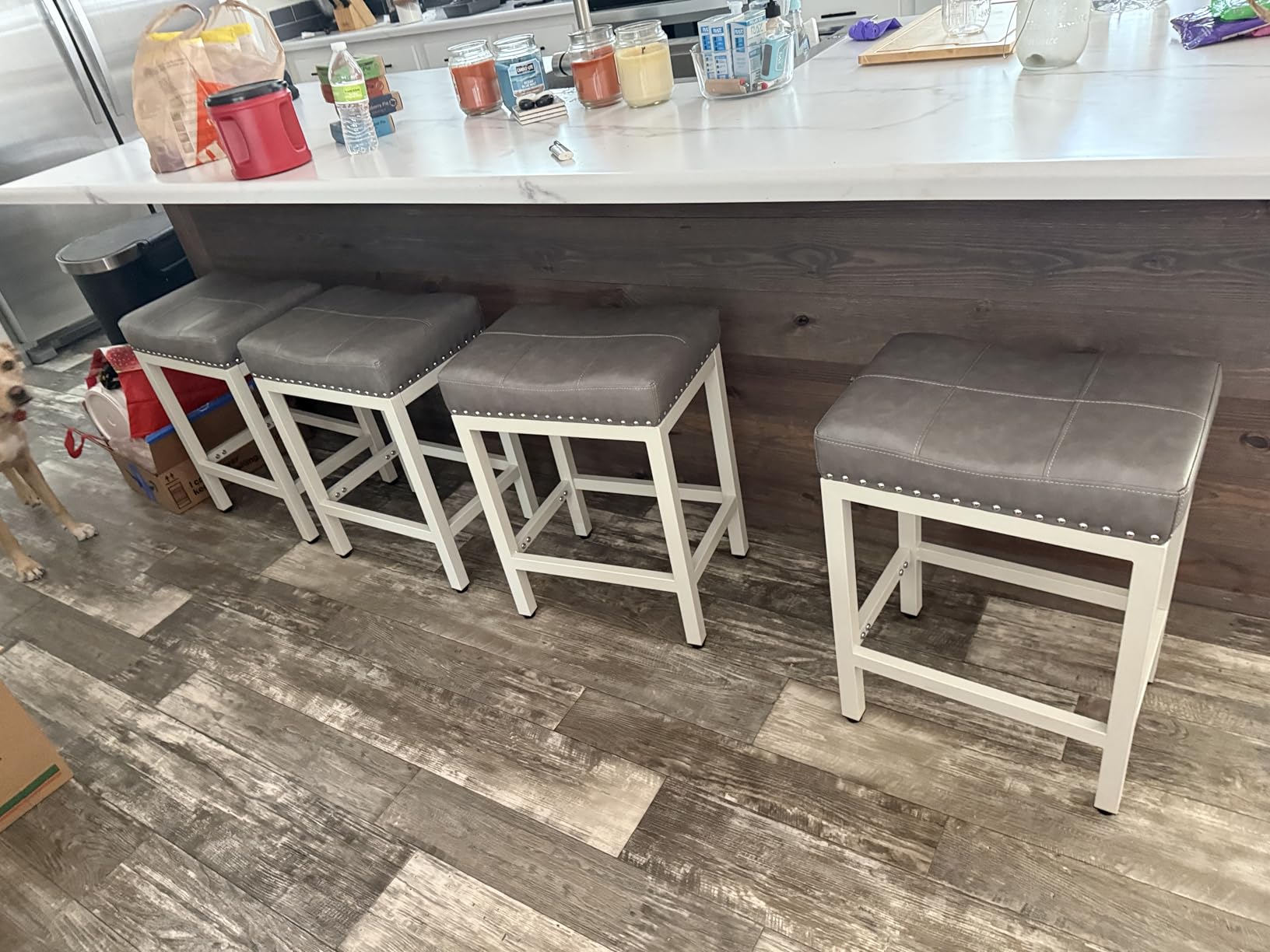 Sweetcrispy 24 inch Bar Stools Set of 2, Upholstered Modern Counter Height Bar Stools for Kitchen Island Modern PU Leather Sadless Stools Chair with Metal Base and Footrest, Grey customer photo 2