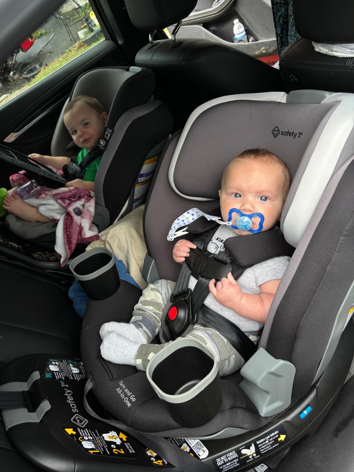 Safety 1st Turn and Go 360 ST 360 Rotating Car Seat, SafetySwivel, SecureTech Installation, All-in-One Convertible Car Seat, 3-in-1 Rear-Facing, Forward-Facing, Booster, 5-100 lbs, Siberian Caviar customer photo 2