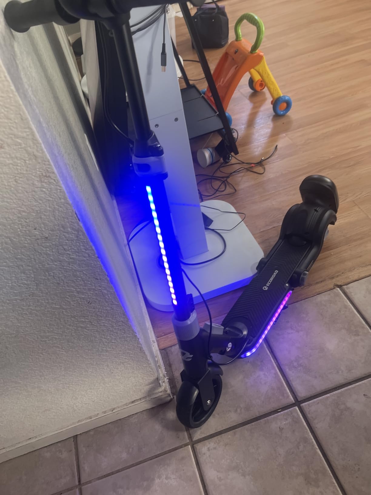 ECOROAD 2-in-1 Kids Electric Scooter EK8,200W Motor & 9 Miles Range,Up to 10 MPH,Dual Brake System,Bluetooth Music & Foldable & Adjustable Height, for Kids Ages 6-12(Black) customer photo 2