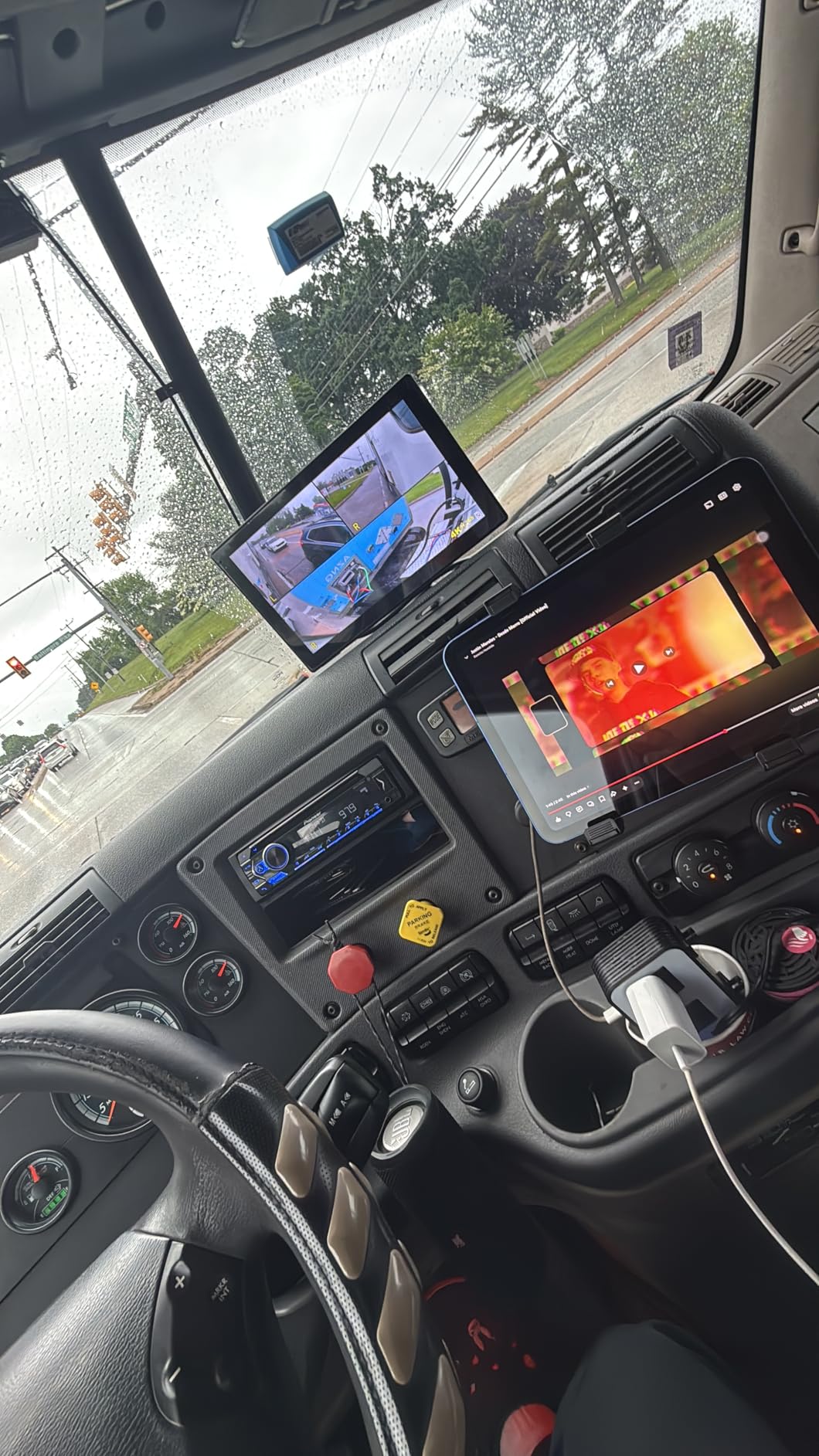 10.1 Inch 4K Touch Screen Wired RV Backup Camera System | 1080P IP69 Waterproof Camera, 4CH DVR Loop Recording & Bluetooth. For Semi Truck, Trailer, Camper, Pickup, Bus, RV customer photo 2