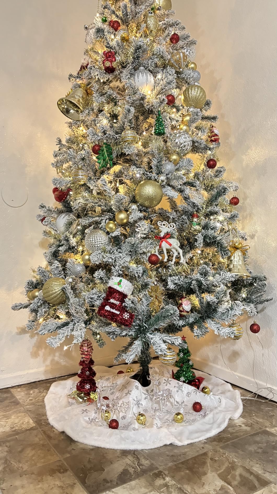 7ft Snow-Flocked Artificial Christmas Tree, LED pre-lit Holiday Xmas Tree for Home Office Party Decoration with 1100 PE&PVC Hinged Branch Tips and 400 Warm White Lights, Foldable Stand customer photo 1