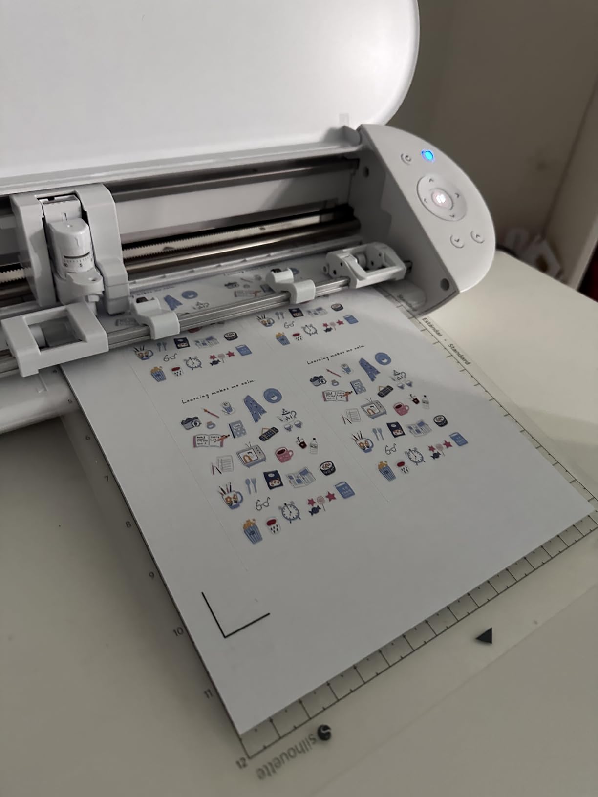 Silhouette America Portrait 4 Vinyl Cutting Machine, Starter Bundle - 9