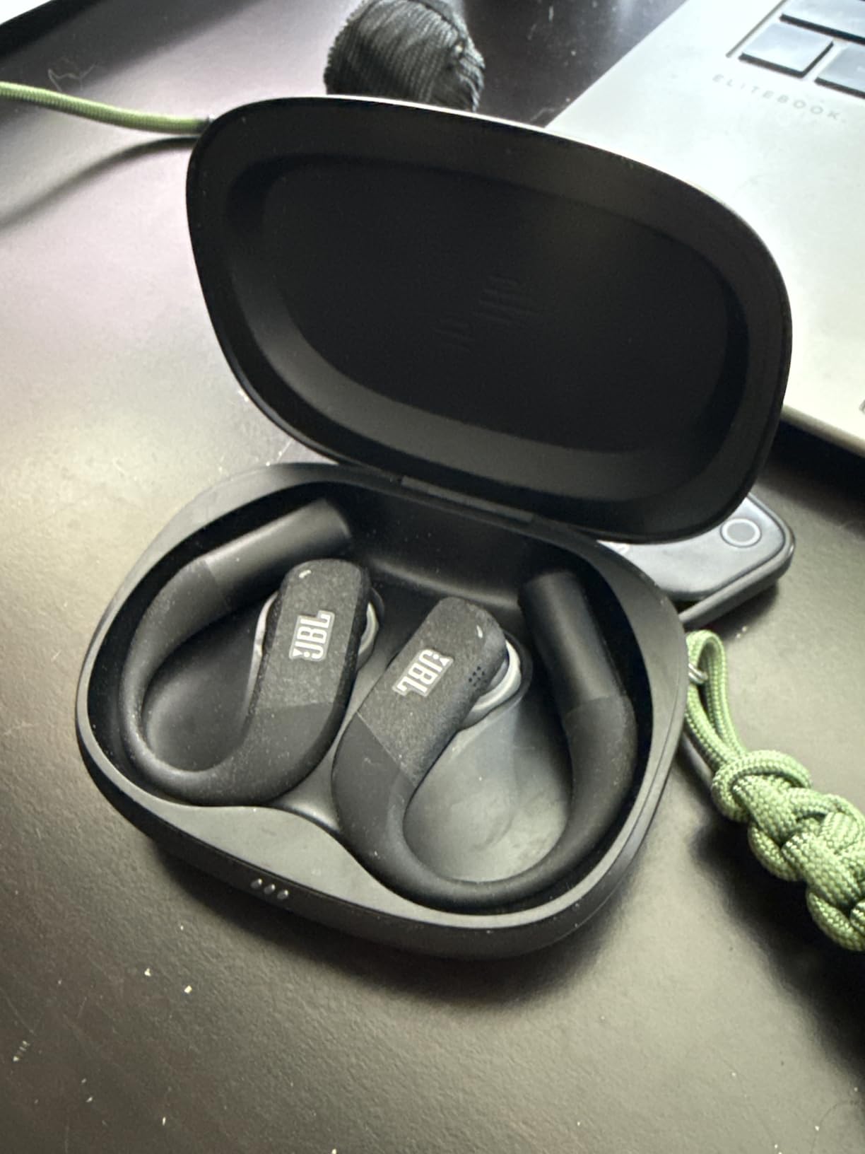 JBL Endurance Peak 4 - True Wireless Noise Cancelling Sport Earbuds, Up to 48Hrs Total Playback, Water & dust Proof (IP68), Secure fit with TwistLock Design, & 6 mics for Perfect Calls, Purple/Teal customer photo 2