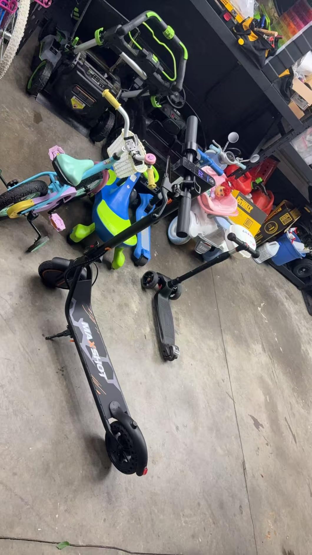 Maxshot Electric Scooter, 350W/500W Powerful Motor, 19-22 MPH Max Speed, 15-28 Miles Range, Foldable escooter with Dual Braking Systems, Smart APP customer photo 1