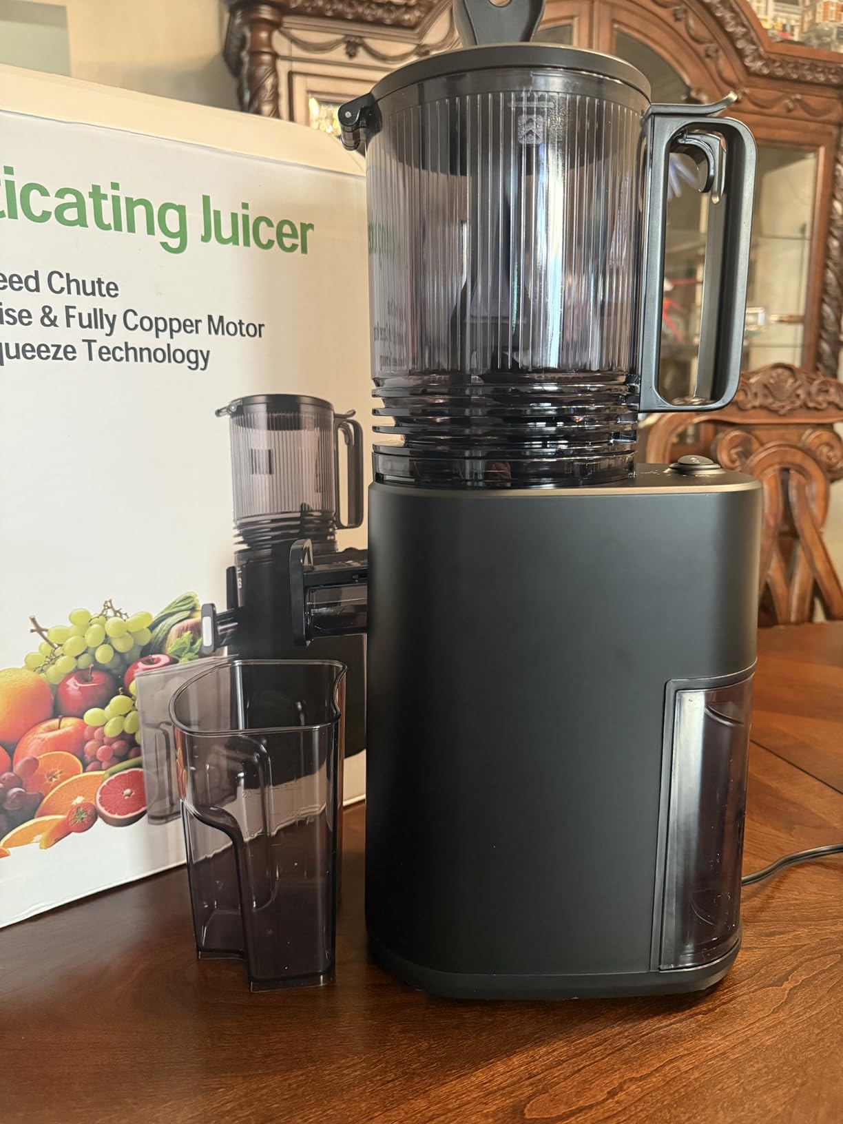 Cold Press Juicer, 5.5inch Wide Feed Chute Juicer Extractor Machine, Slow Masticating Juicer for Whole Vegetables & Fruits, Black customer photo 1
