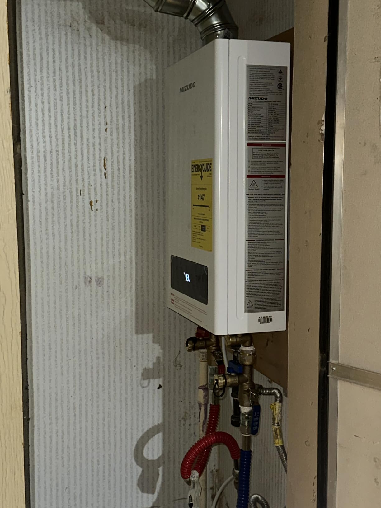 MIZUDO Natural Gas Tankless Water Heater, 199,000 BTU, Indoor Installation, Max 10.3 GPM, WiFi&APP Control, Non Condensing, High Efficiency for Large Families Residential Whole House customer photo 1
