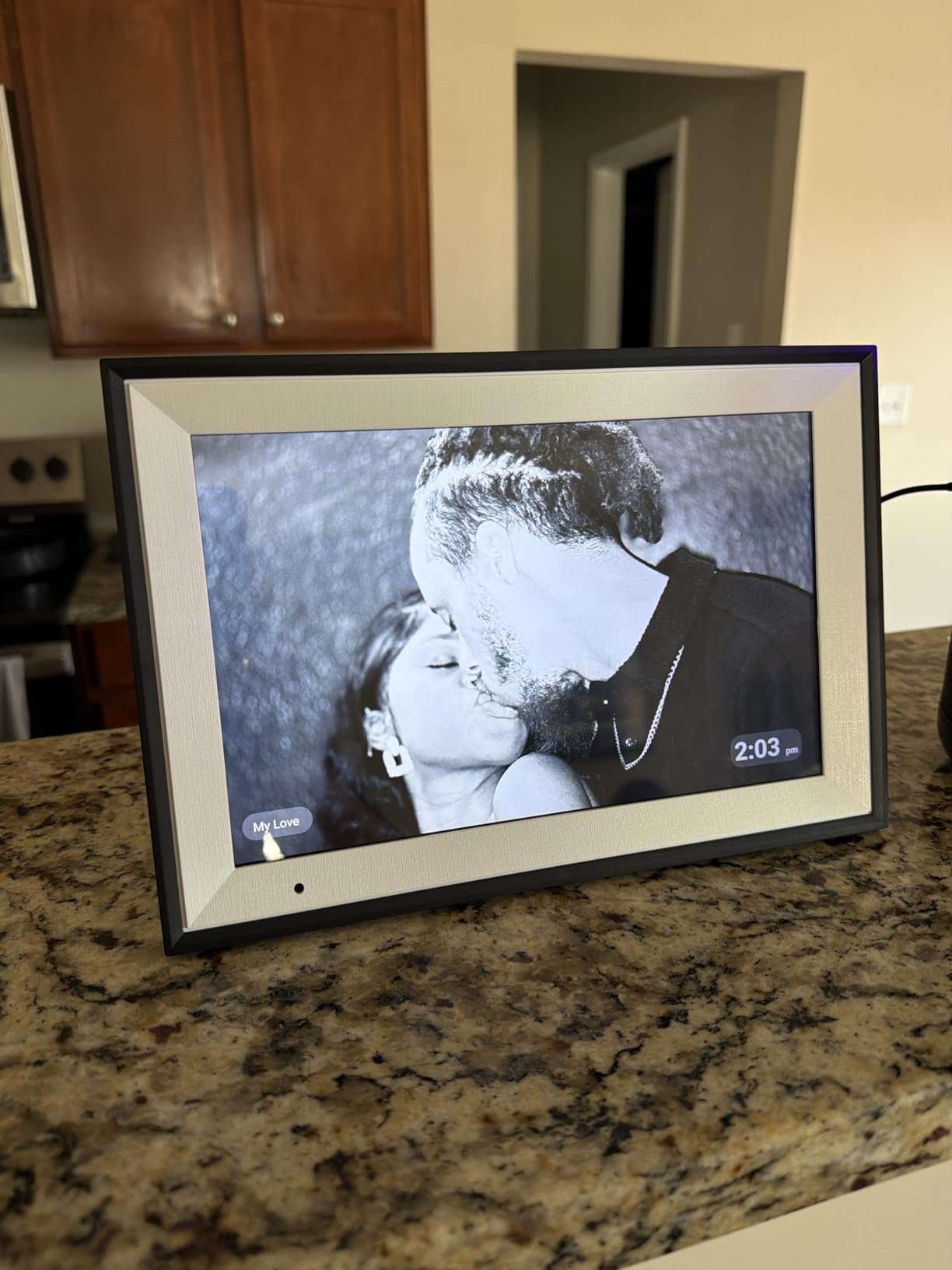 Digital Picture Frame 10.1 Inch Digital Photo Frame 32GB Storage, WiFi Picture Frame with1280x800 IPS Touch Screen, Auto-Rotate Photo Frame Share Your Photos and Videos via AiMOR App, Black customer photo 1