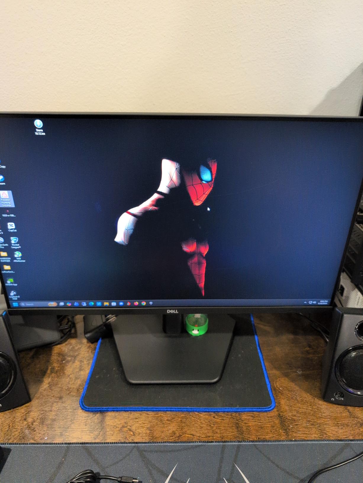 Dell 24 240Hz Gaming Monitor - SE2426HG - 23.8-inch FHD IPS, AMD FreeSync Premium customer photo 1
