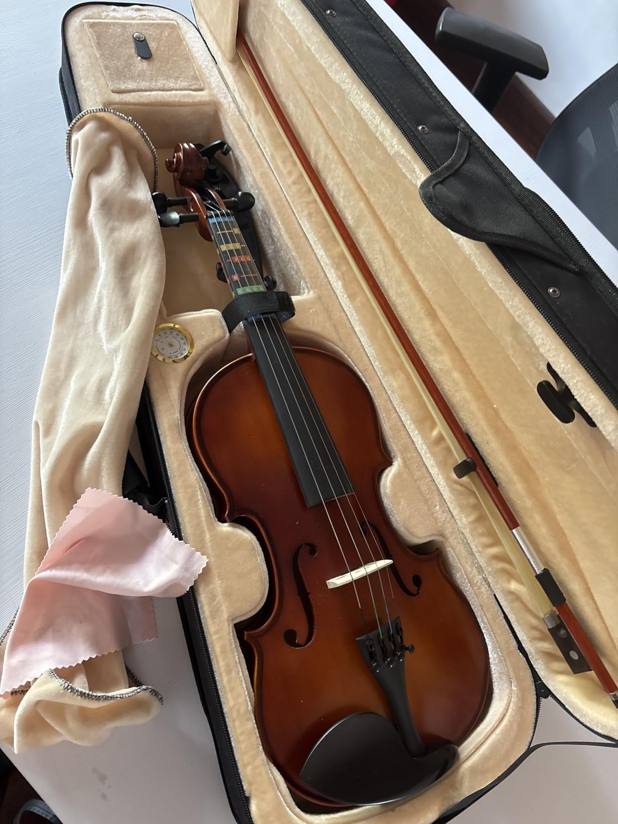 Kmise Violin 4/4 Full Set, Fingerboard Fret Markings Violins, Matte Acoustic Fiddle for Adults, Beginners, Students with Violin Case, Rosin, Strings, Bow, Shoulder Rest, Beginner's Guide (Matte, 4/4) customer photo 1