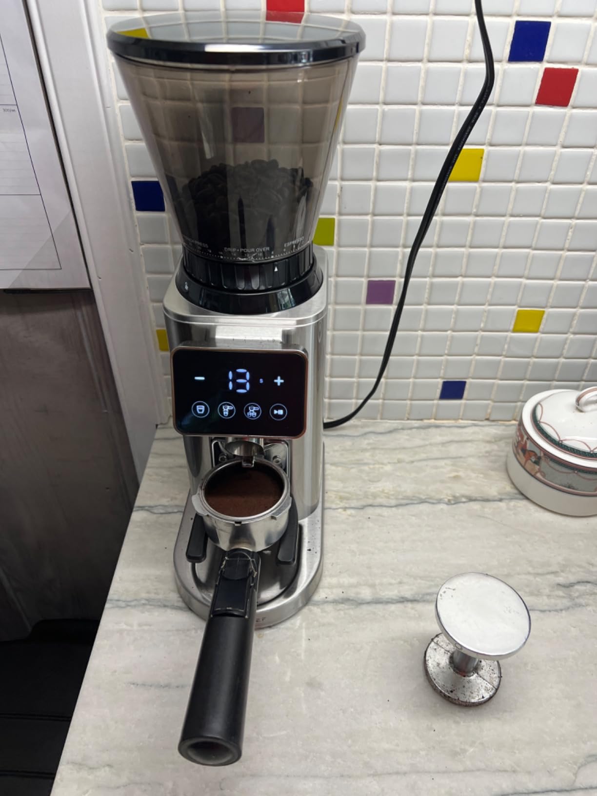 AMZCHEF Commercial Flat Burr Coffee Grinder, All-Metal Chamber Electric Espresso Grinder for Home, 90 Precise Settings, Anti-Static, Stainless Steel Housing, LED Panel, Silver customer photo 2