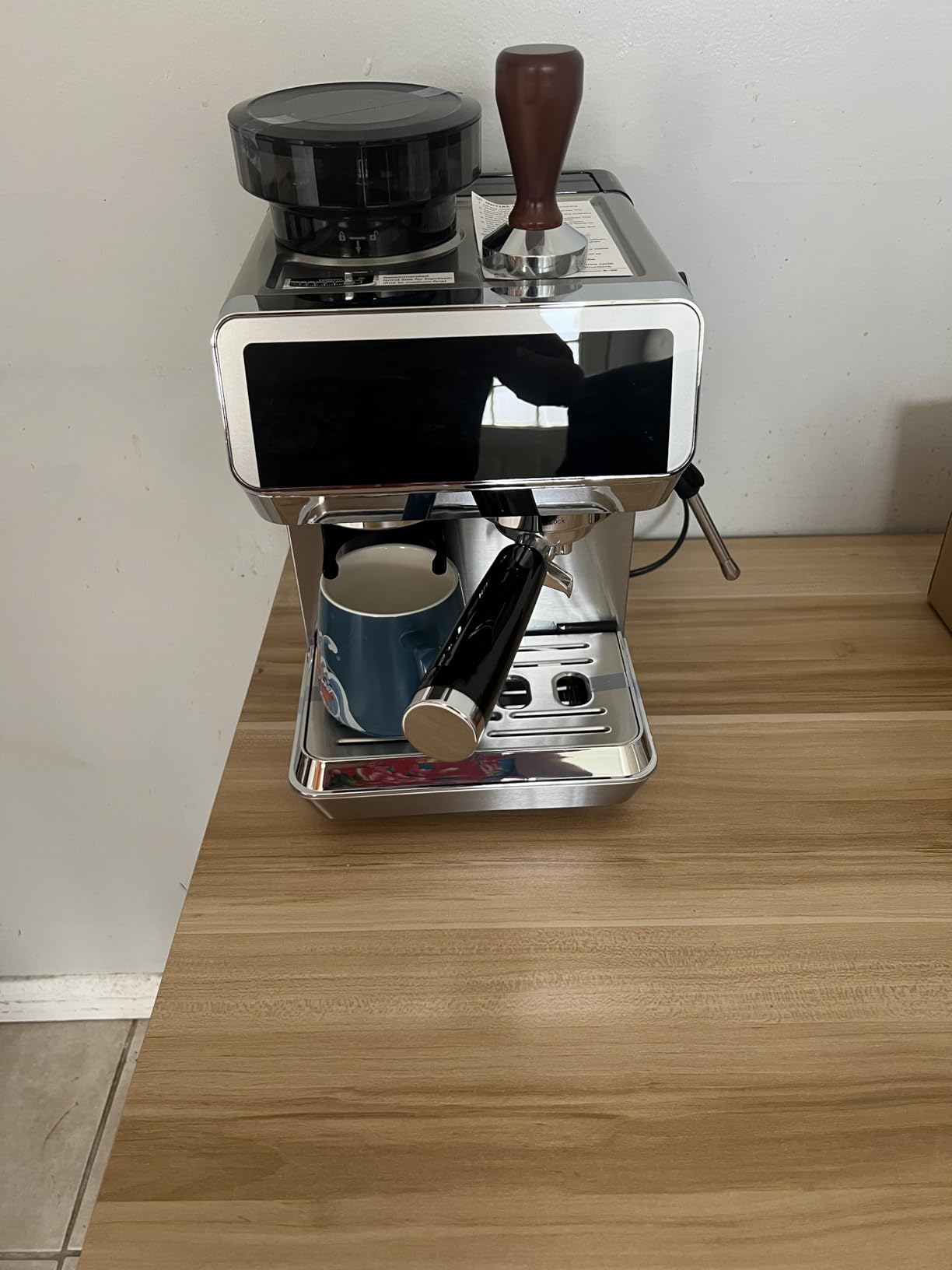 AMZCHEF Espresso Machine With Grinder, 190-201F Temp Control Coffee machine with 44 Grind Setting, Milk Frother, Touch Screen, Cold Brew, Silver customer photo 1