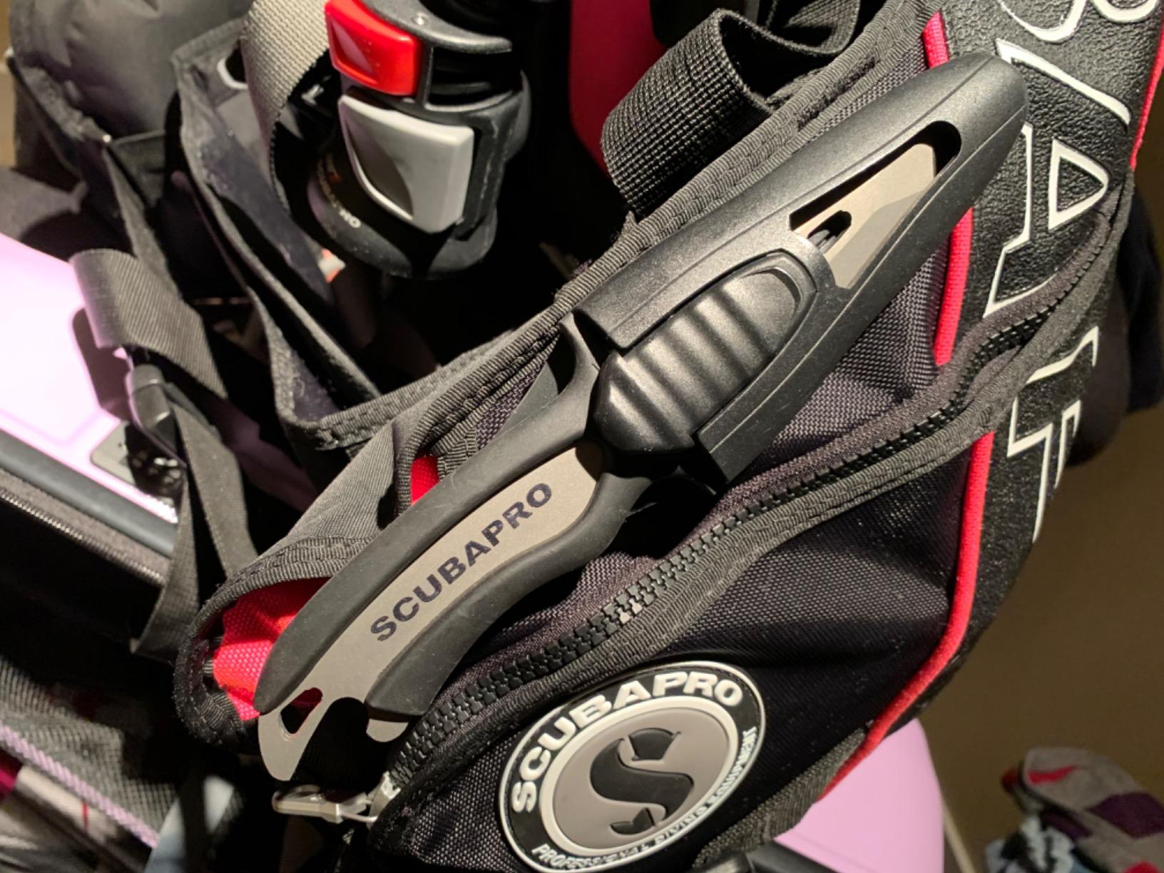 SCUBAPRO Mako Titanium Scuba Diving Knife with 3.5-Inch Blade, Includes Locking Sheath and BCD Mounting Kit customer photo 1