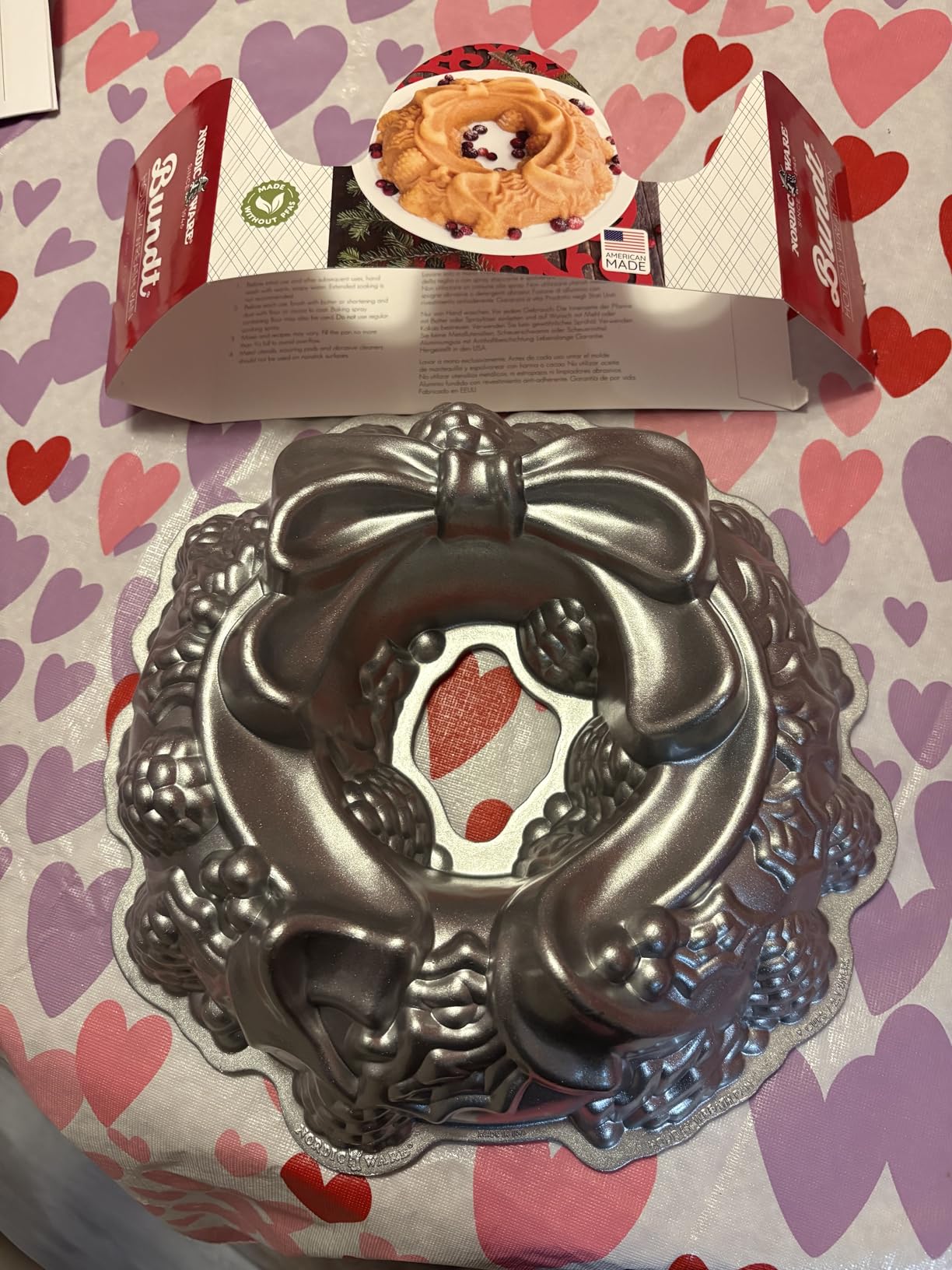 Nordic Ware Platinum Holiday Wreath Bundt Pan customer photo 1
