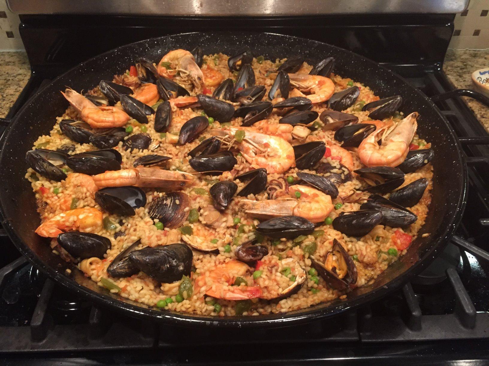 Garcima 22-Inch Enameled Steel Paella Pan, 55cm customer photo 1