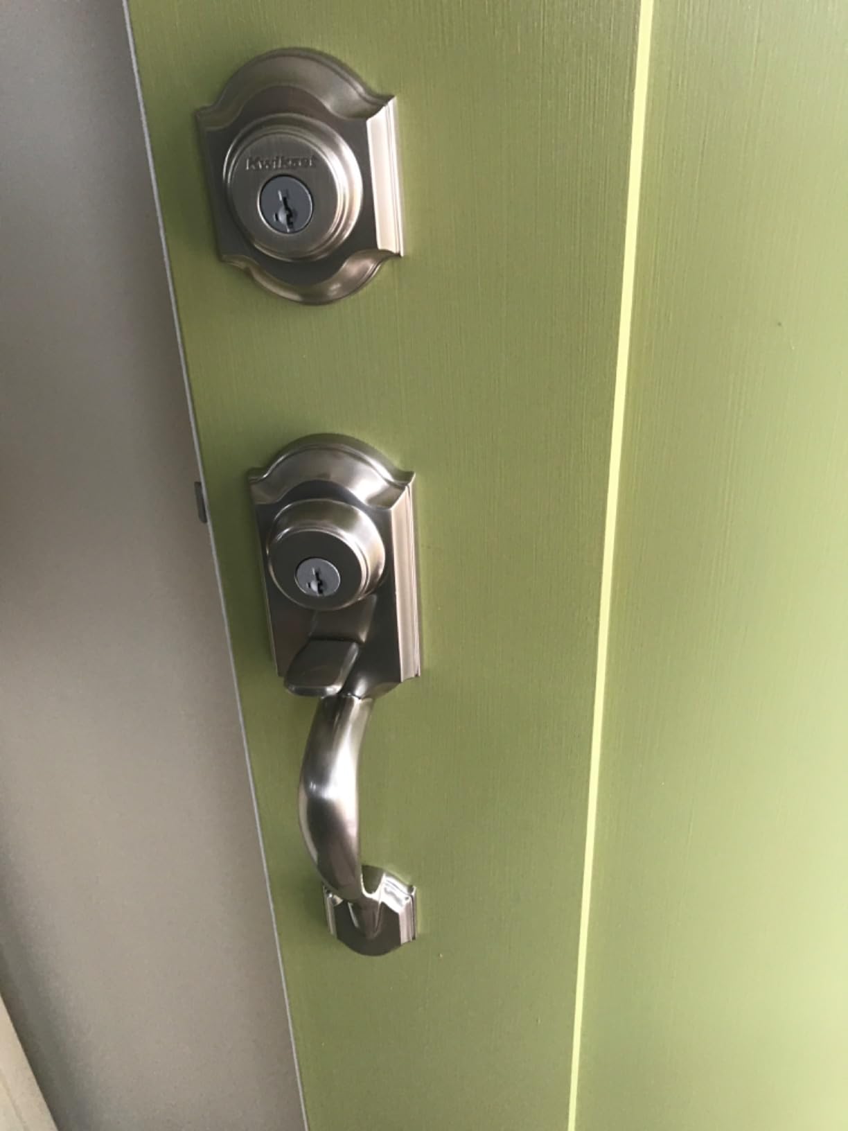Kwikset Montara Front Door Lock Handle and Deadbolt Set, Entry Handleset Exterior with Interior Doorknob, Satin Nickel, Pick Resistant SmartKey Rekey Deadbolt Security, with Microban Protection customer photo 1