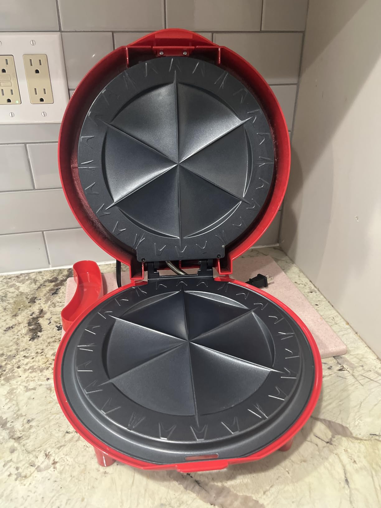 Elite Gourmet EQD-118 Electric Non-Stick 11