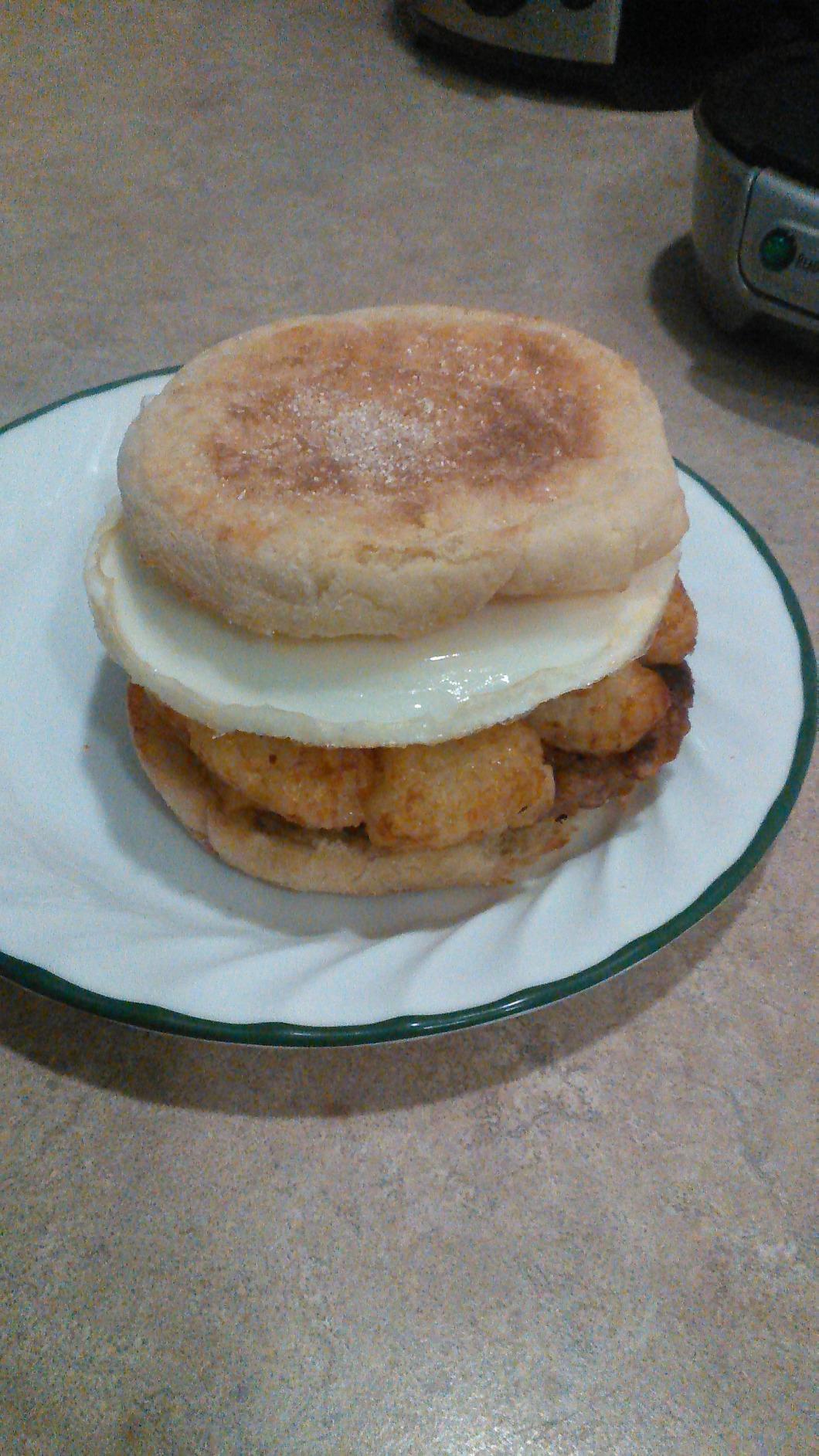 Hamilton Beach Breakfast Sandwich Maker with Egg Cooker Ring | Perfect for English Muffins, Croissants, Mini Waffles | Customizable & Fast | PFAS-Free | Silver | 25475MN customer photo 2