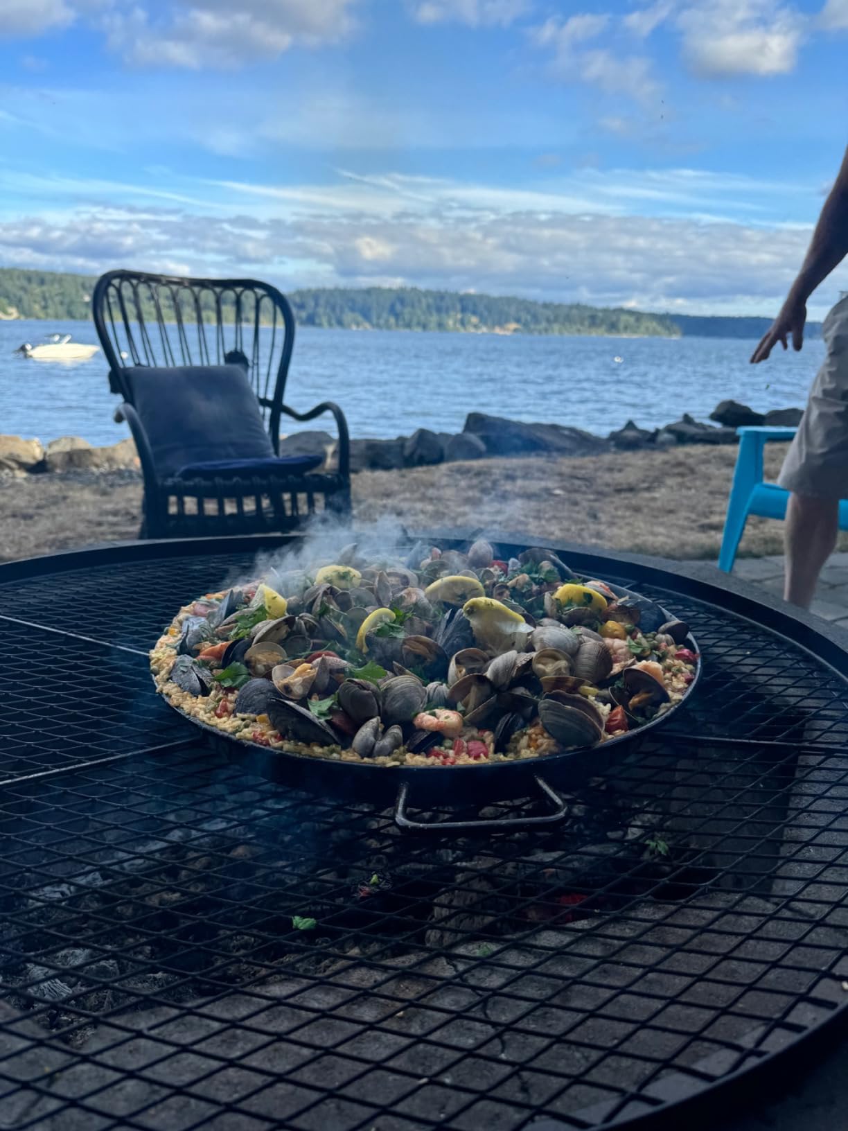 Magefesa 15-inch Enameled Steel Paella Pan, 38cm - 8 Servings, Ideal for Outdoor Cooking and Traditional Valencian Paella, Easy Cleaning, Dishwasher Safe customer photo 1