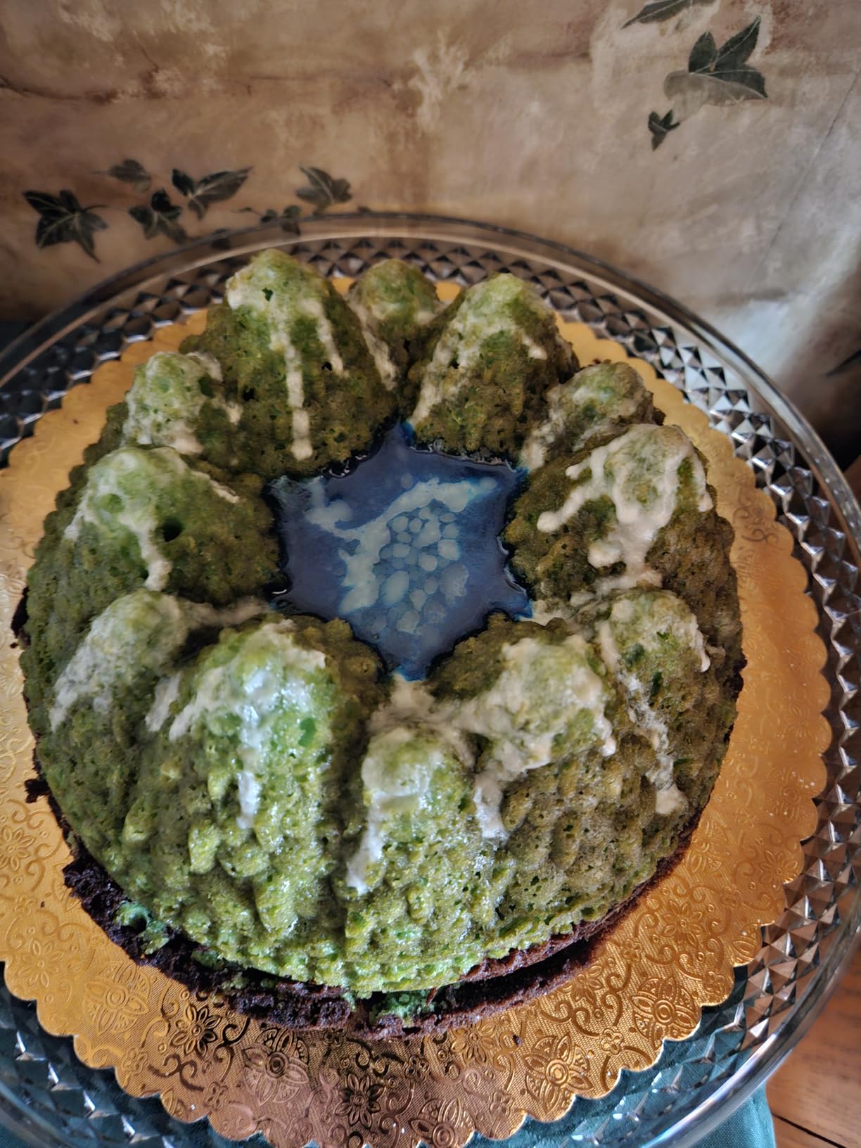 Nordic Ware Pine Forest Bundt, Sparkling Silver, 9 Cup customer photo 2