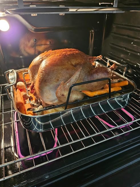 Viking 3-Ply Stainless Steel Roasting Pan with Non Stick Rack, 16 x 13 Inch Kitchen Cookware, Great for Turkey, Dishwasher and Oven Safe, Induction Ready, Silver customer photo 1