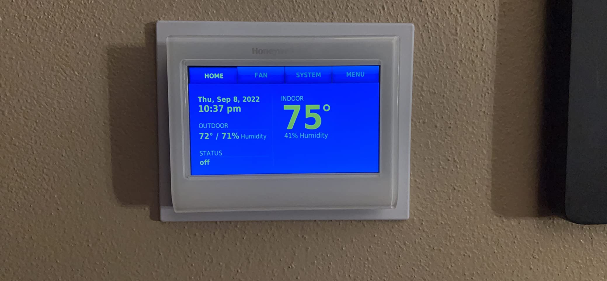 Honeywell TH9320WF5003 Wi-Fi 9000 Color Touch Screen Programmable Thermostat, White, Requires C Wire customer photo 2