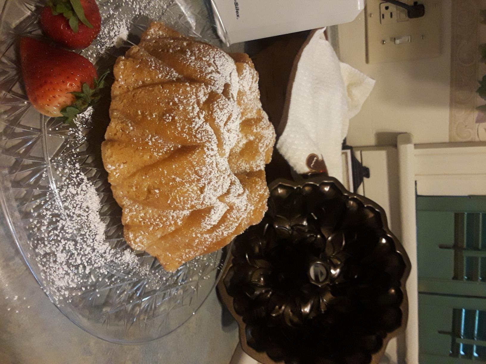 Nordic Ware Harvest Leaves Bundt Pan, Bronze customer photo 1