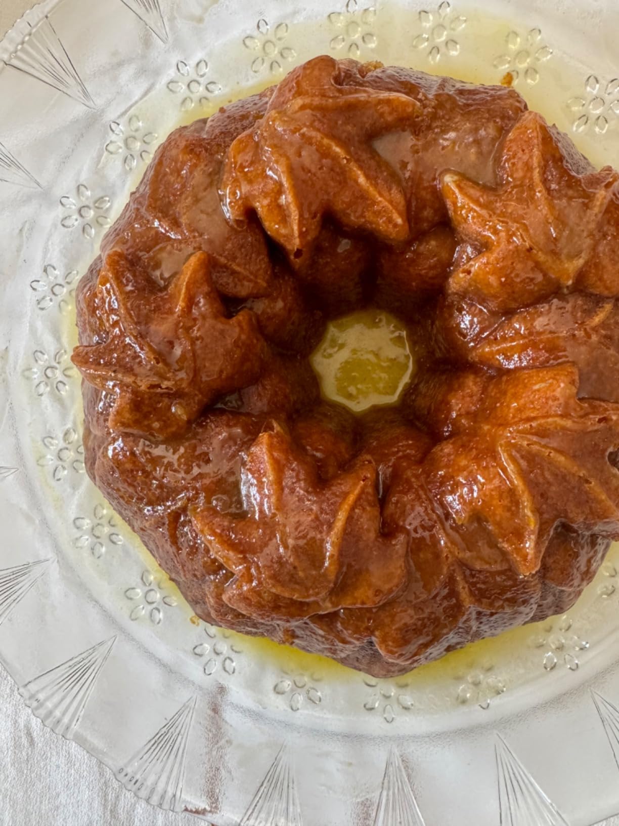 Nordic Ware Harvest Leaves Bundt Pan, Bronze customer photo 2