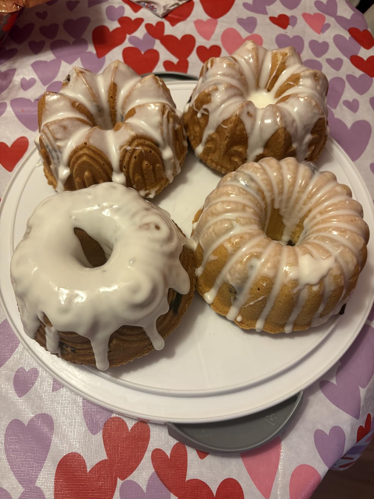 Nordic Ware 91377 Nordicware 9 Cup Bundt Quartet Pan, Gold customer photo 1