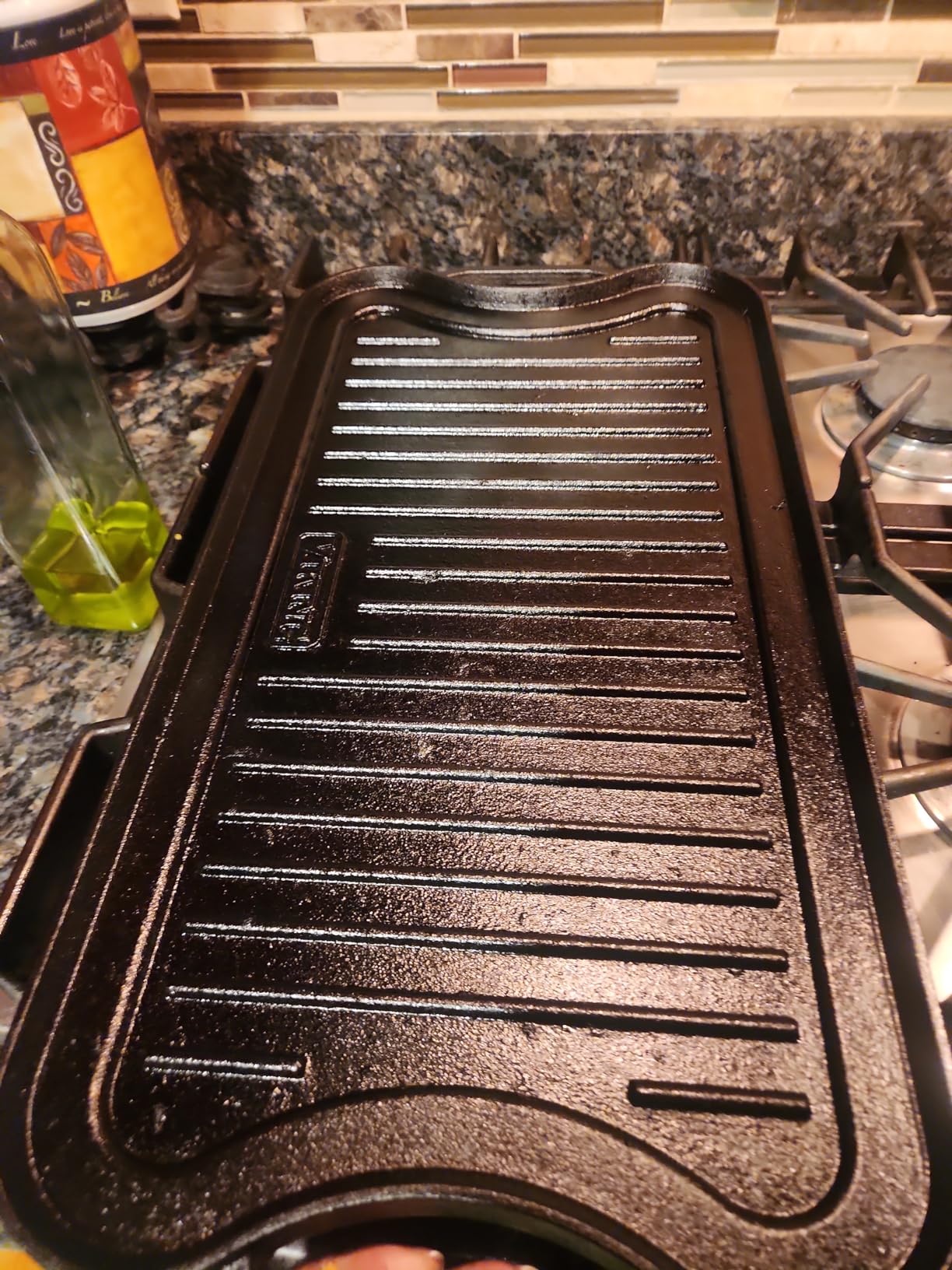 Viking Griddle, 20 Inch Reversible Cast Iron Grill Pan, Pre-Seasoned, Oven Safe, Induction Ready, Black customer photo 2